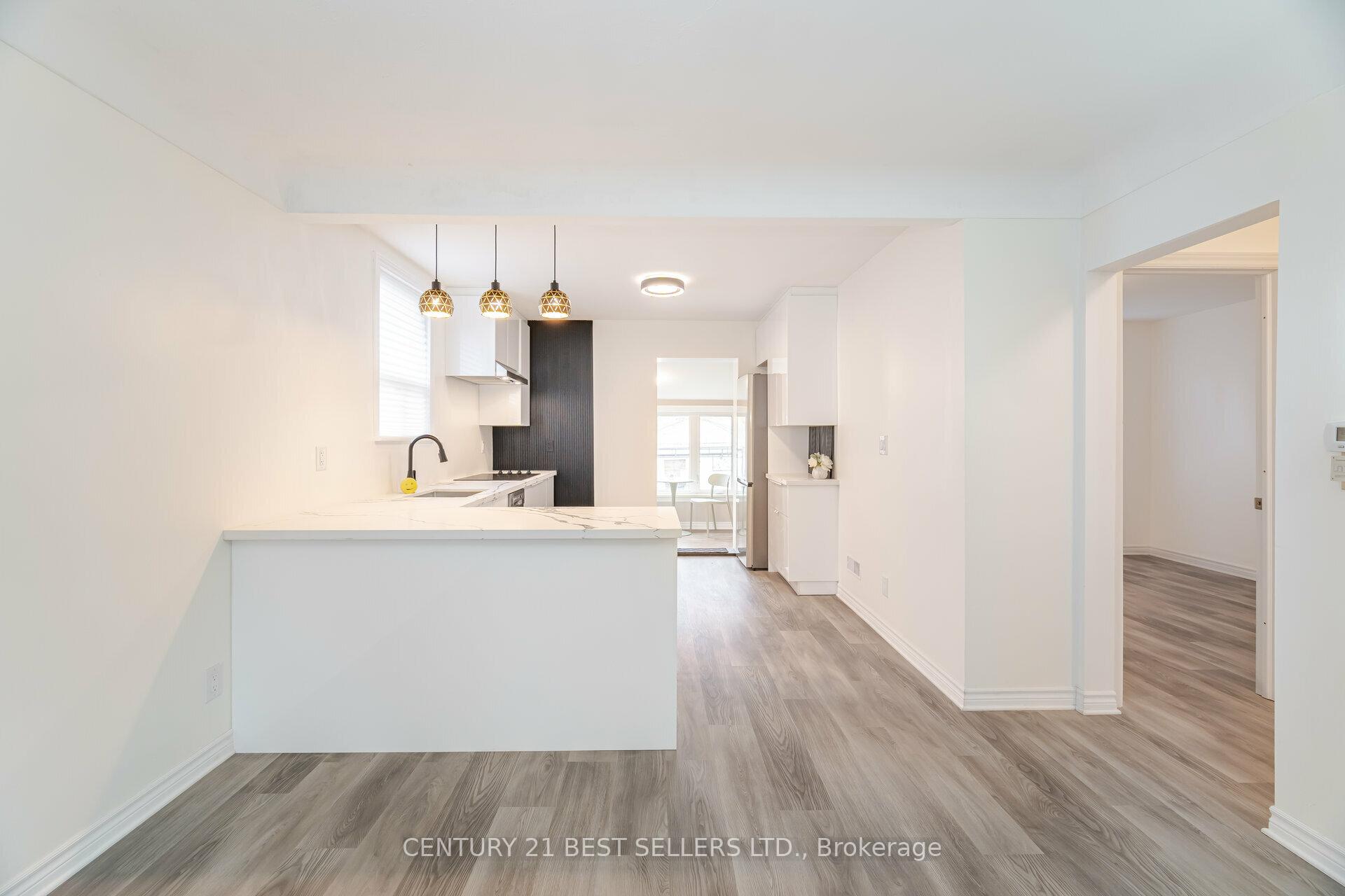 Photo 5 of 204 Summerhill Avenue, Hamilton, Glenview — HOMEH