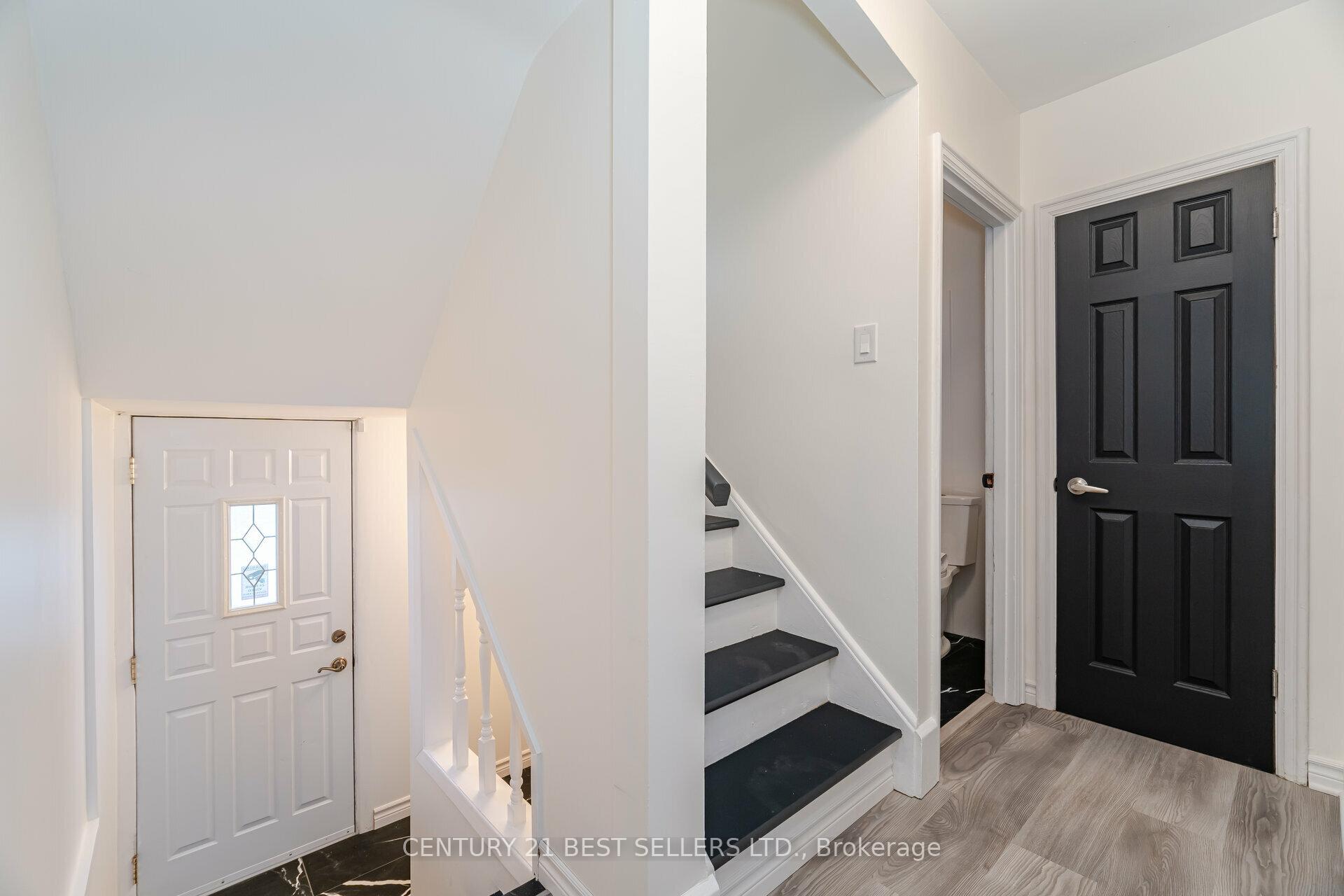 Photo 10 of 204 Summerhill Avenue, Hamilton, Glenview — HOMEH