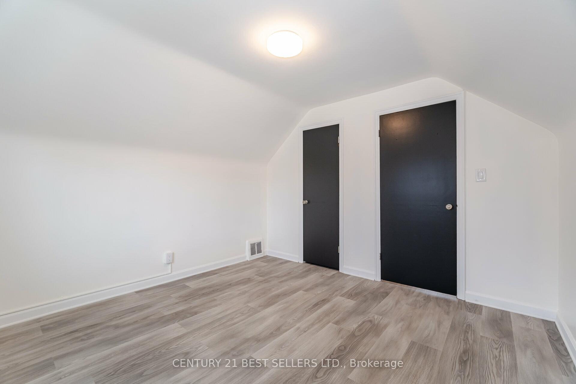 Photo 12 of 204 Summerhill Avenue, Hamilton, Glenview — HOMEH