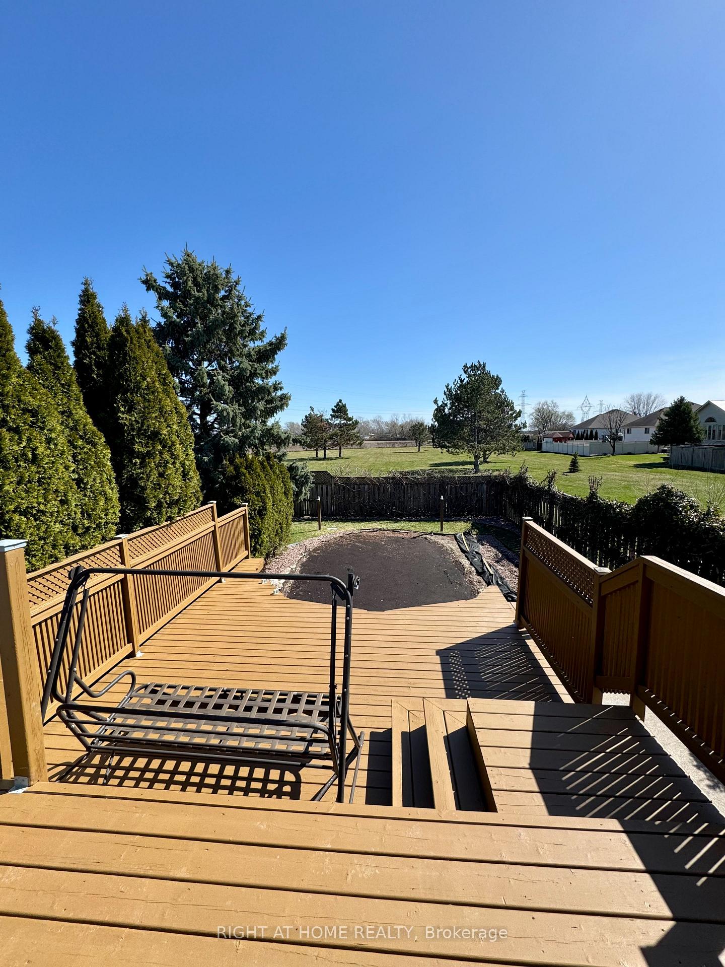 Photo 6 of 2520 Strawberry Drive, Tecumseh — HOMEH