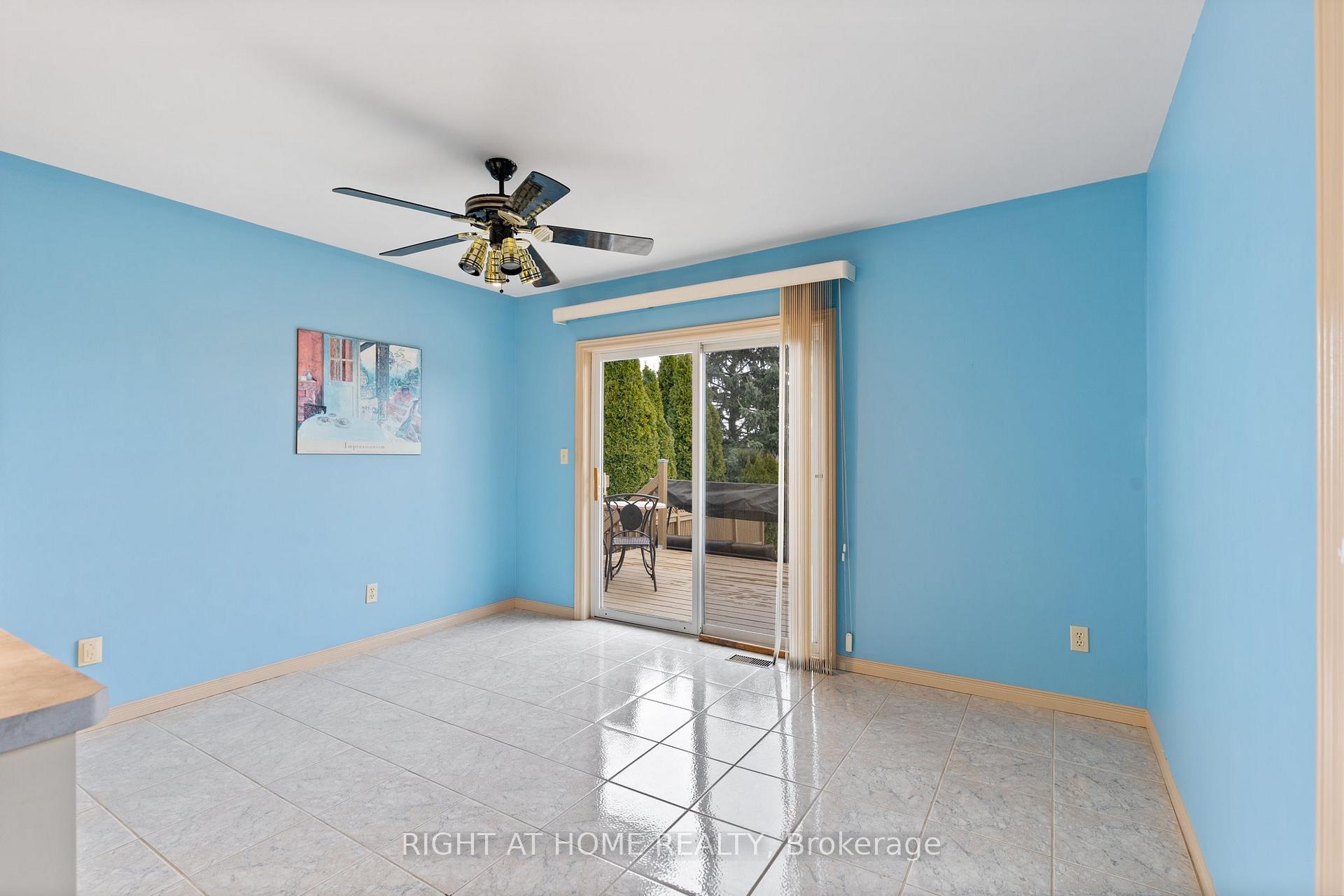 Photo 12 of 2520 Strawberry Drive, Tecumseh — HOMEH