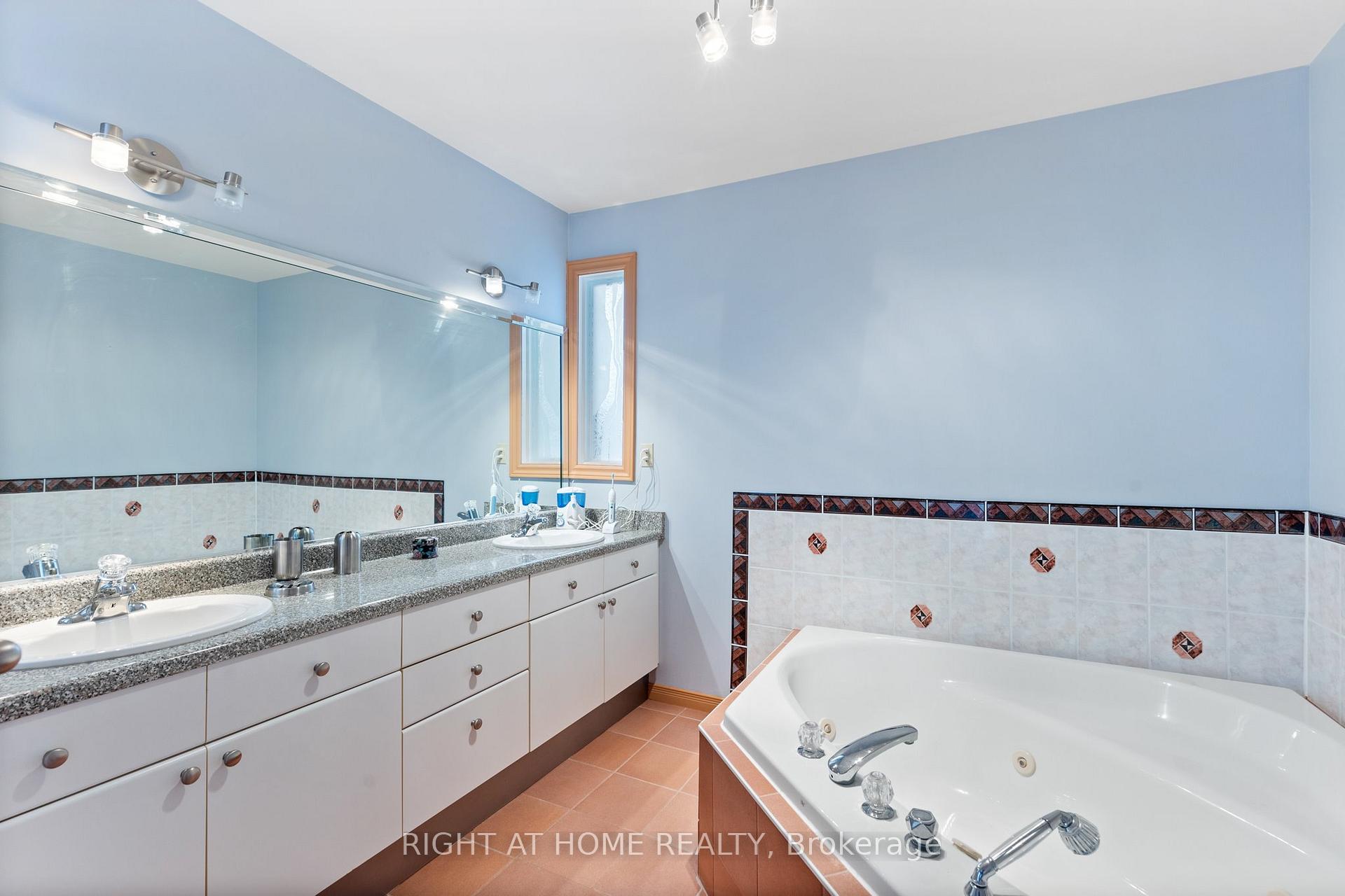 Photo 14 of 2520 Strawberry Drive, Tecumseh — HOMEH