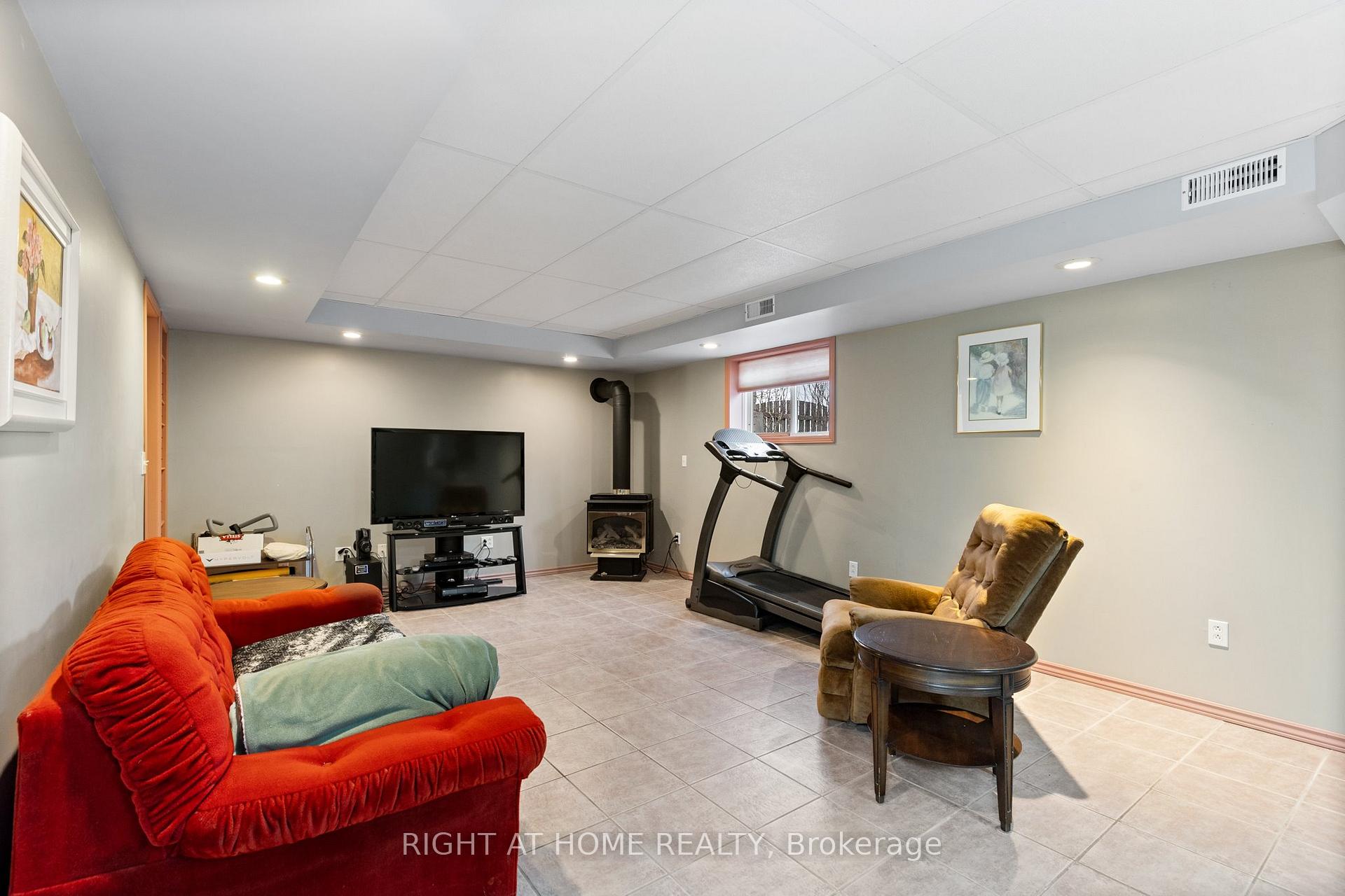 Photo 18 of 2520 Strawberry Drive, Tecumseh — HOMEH