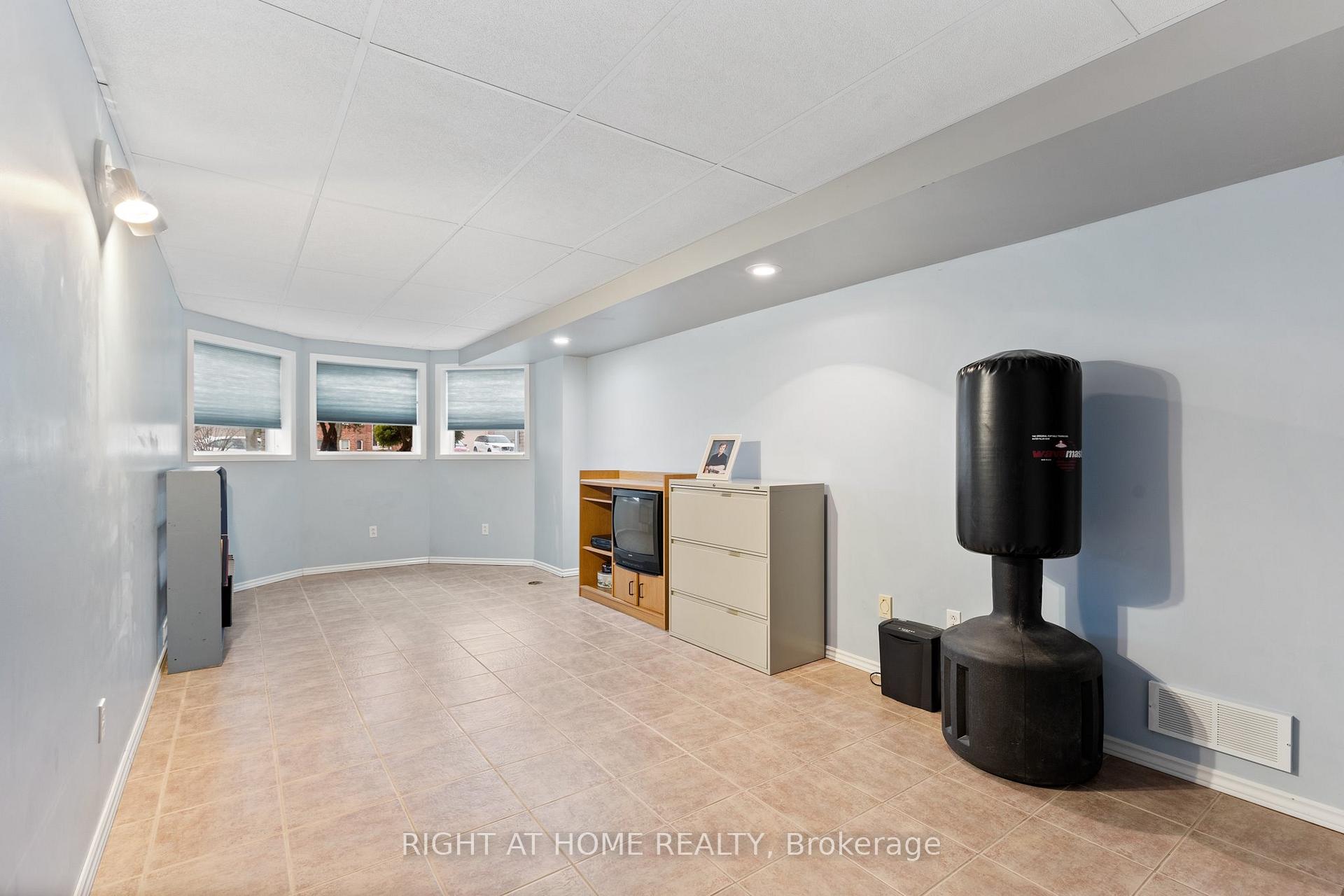 Photo 20 of 2520 Strawberry Drive, Tecumseh — HOMEH