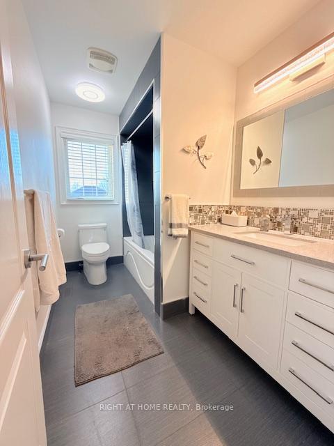 Photo 6 of 110 Dells Crescent, Brampton, Fletcher's Meadow — HOMEH