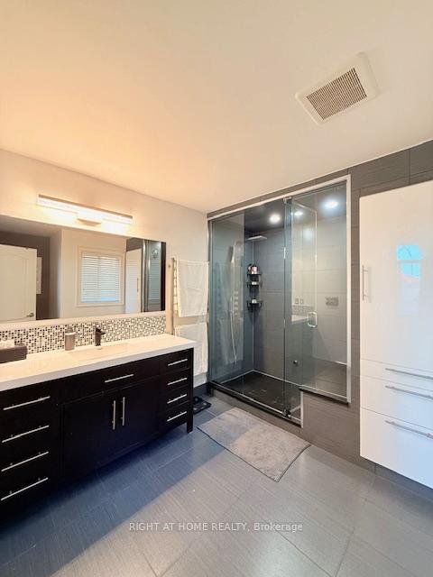 Photo 8 of 110 Dells Crescent, Brampton, Fletcher's Meadow — HOMEH