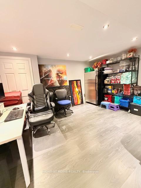 Photo 14 of 110 Dells Crescent, Brampton, Fletcher's Meadow — HOMEH