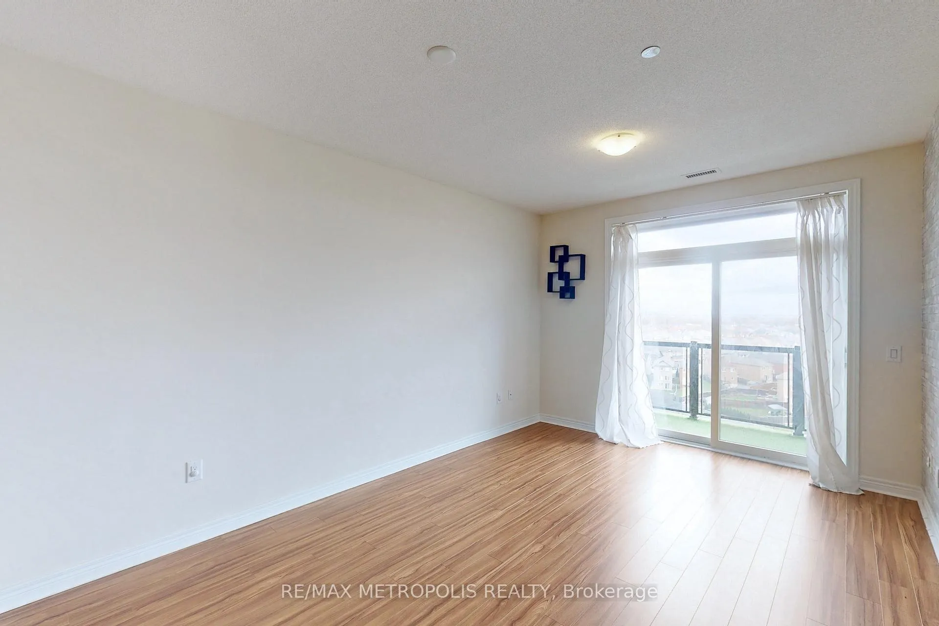 Photo 3 of Unit 816, 7325 Markham Road, Markham, Cedarwood — HOMEH