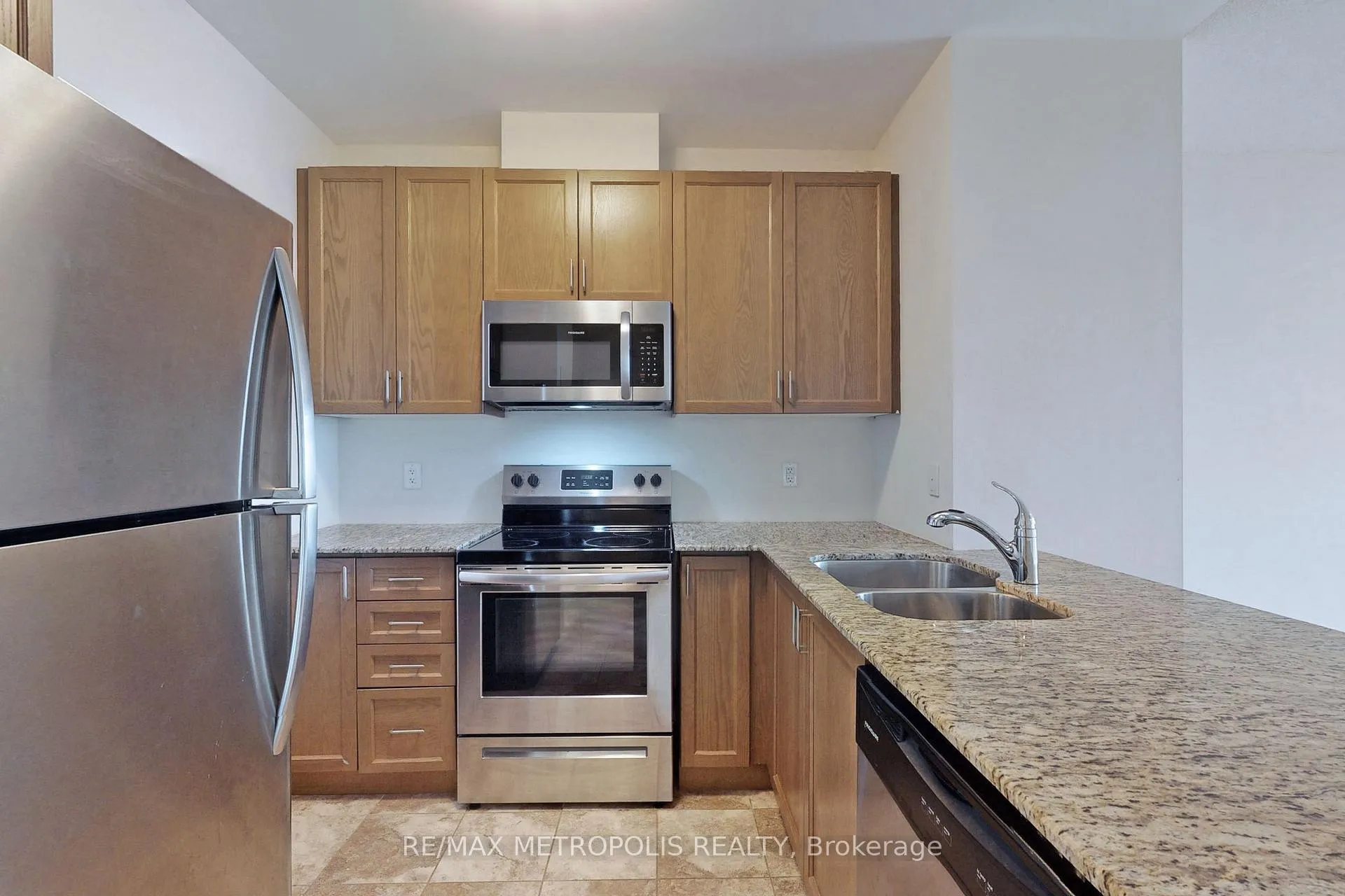 Photo 13 of Unit 816, 7325 Markham Road, Markham, Cedarwood — HOMEH