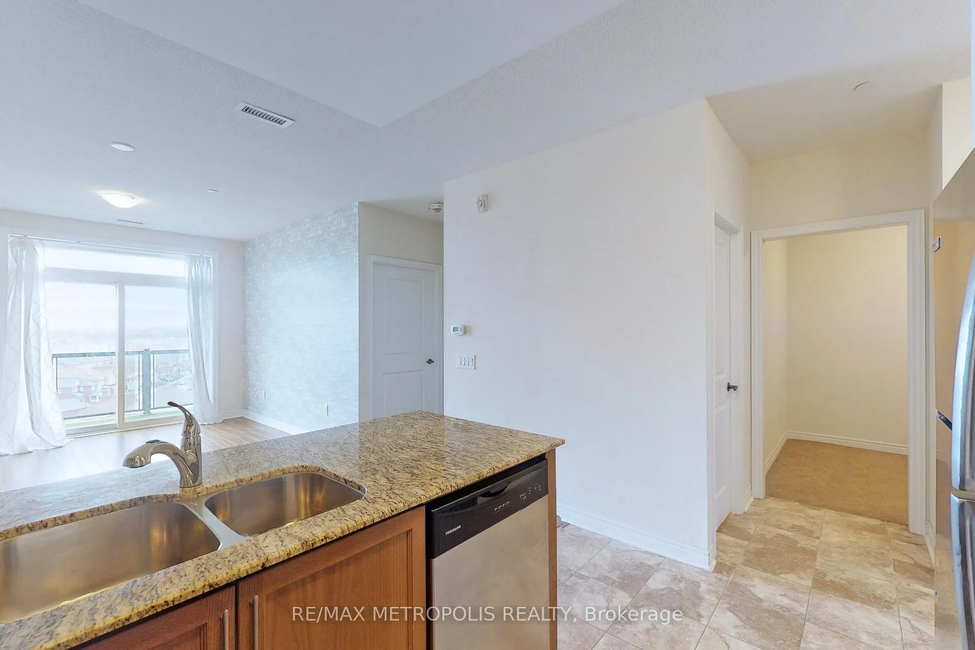 Photo 17 of Unit 816, 7325 Markham Road, Markham, Cedarwood — HOMEH