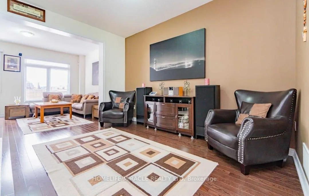 Photo 7 of 11 Lorenzo Circle, Brampton, Sandringham-Wellington — HOMEH