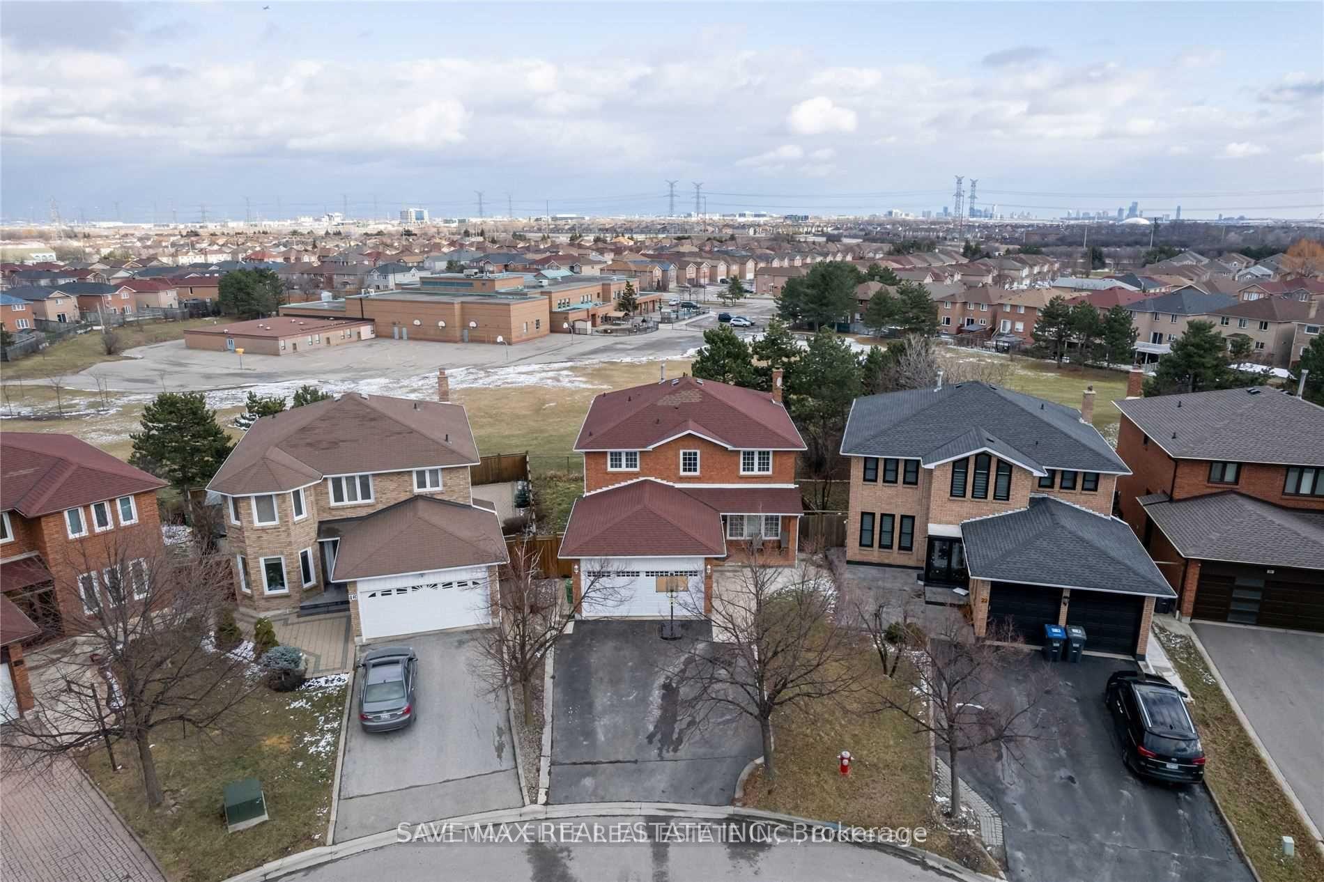 Photo 1 of 20 Bent Tree Court, Brampton, Fletcher's Creek South — HOMEH
