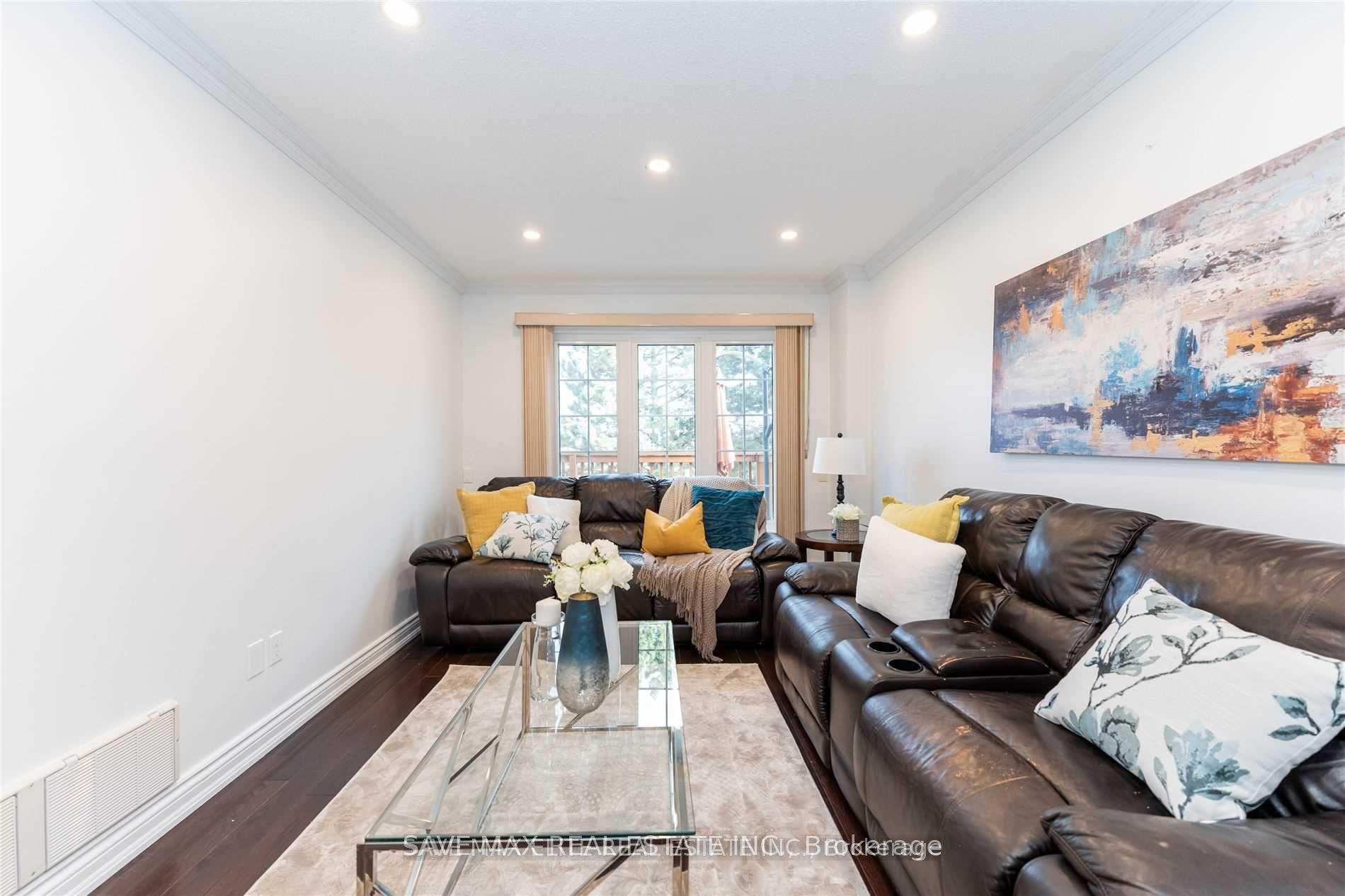 Photo 4 of 20 Bent Tree Court, Brampton, Fletcher's Creek South — HOMEH