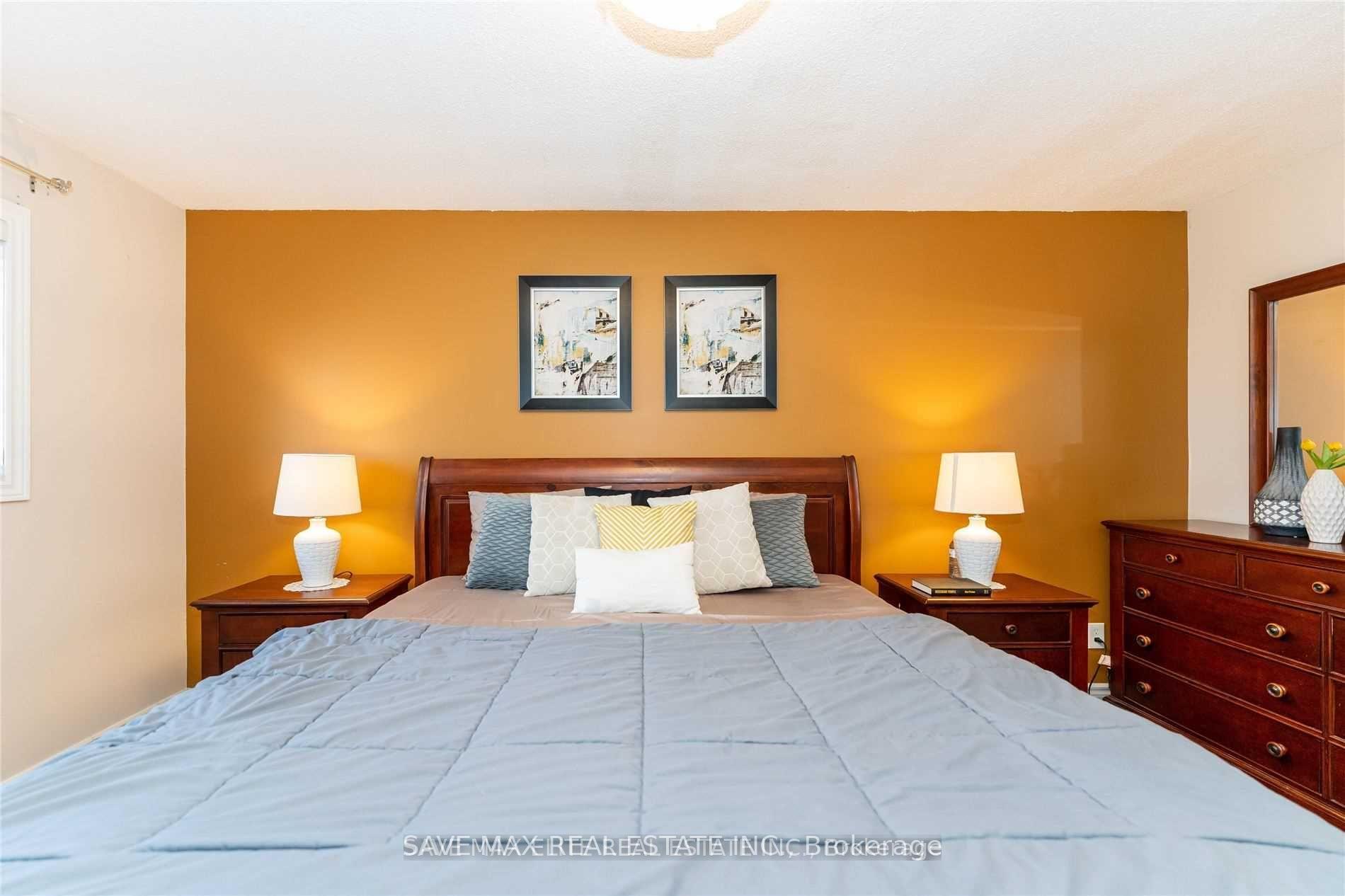 Photo 7 of 20 Bent Tree Court, Brampton, Fletcher's Creek South — HOMEH
