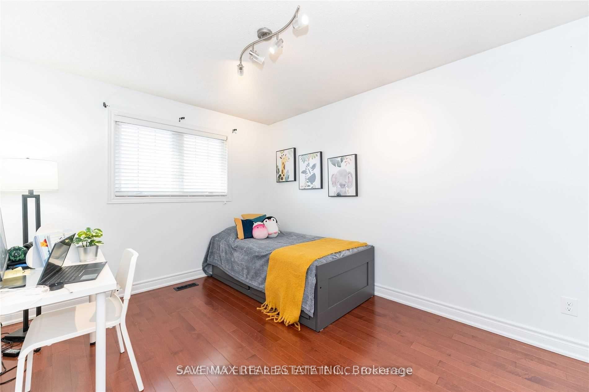 Photo 6 of 20 Bent Tree Court, Brampton, Fletcher's Creek South — HOMEH