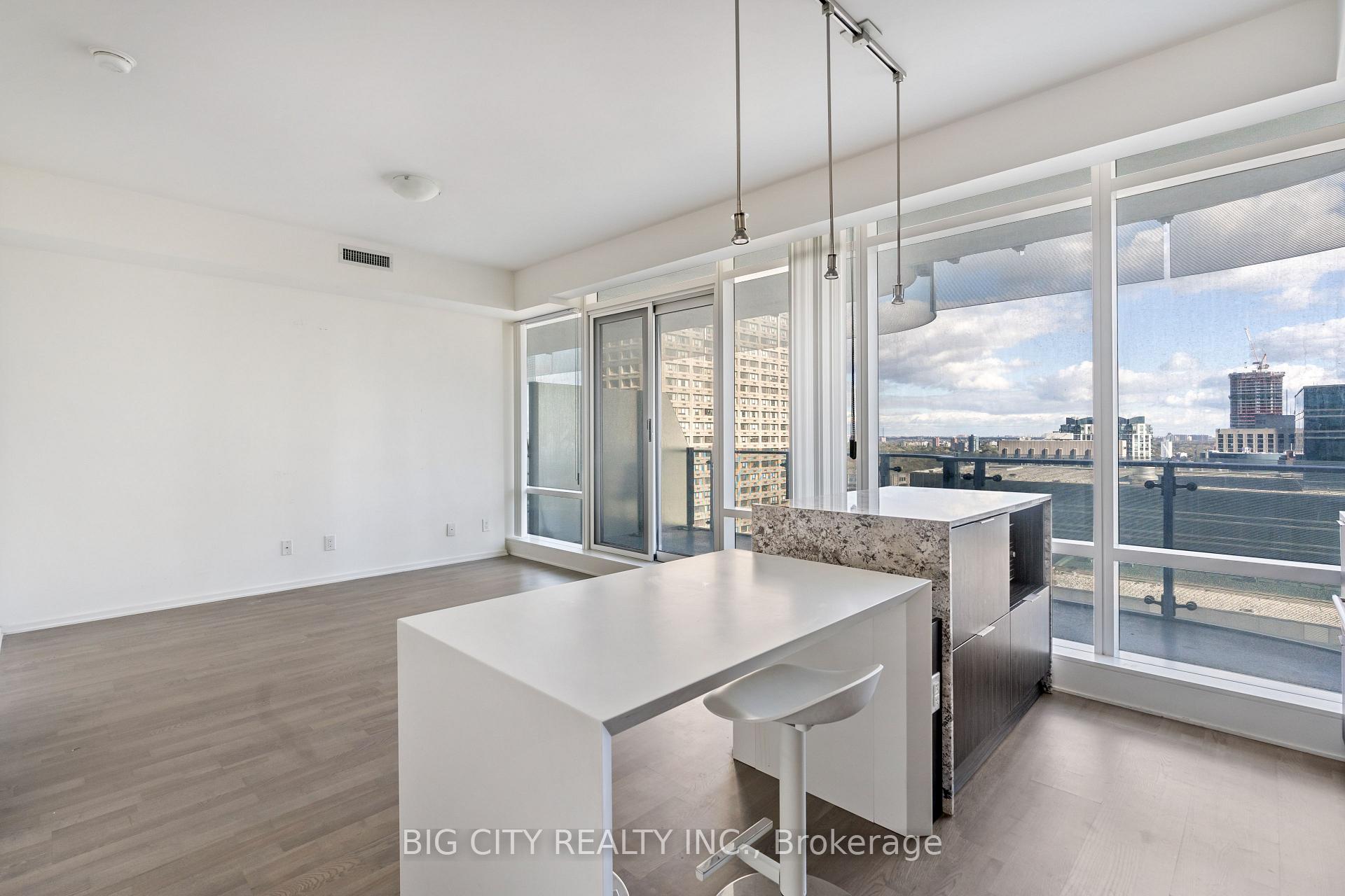 Photo 2 of Unit 2103, 1 Bloor Street E, Toronto, Church-Yonge Corridor — HOMEH