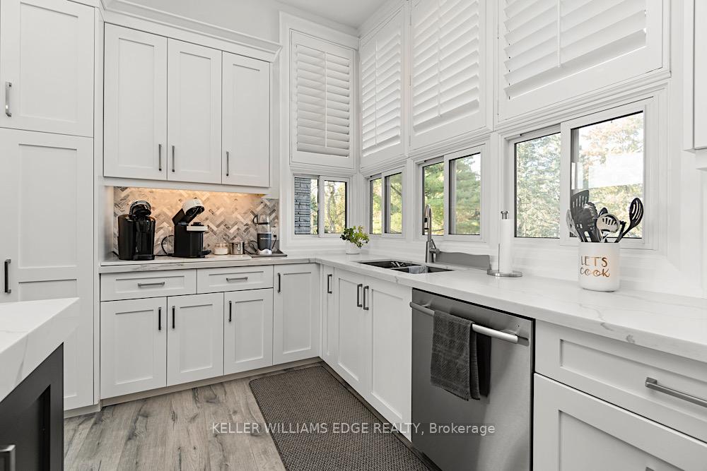 Photo 12 of 56 Oak Avenue, Hamilton, Greensville — HOMEH