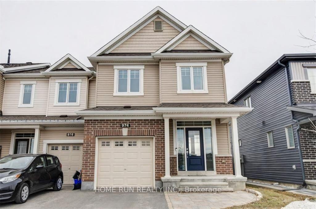 Front of 974 Kilbirnie Drive