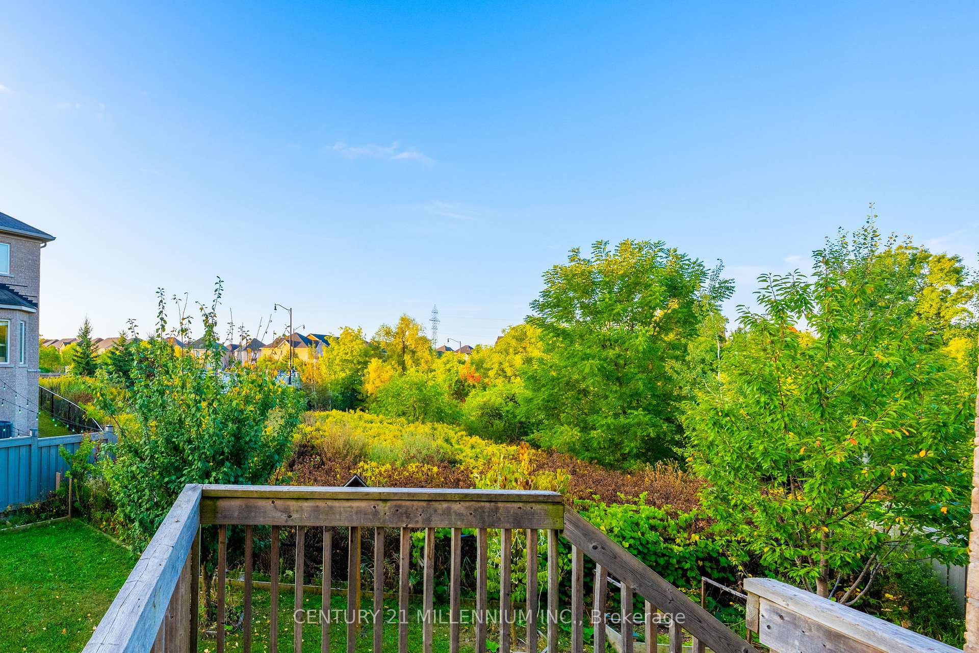 Photo 3 of 6 Ashfield Place, Brampton, Credit Valley — HOMEH