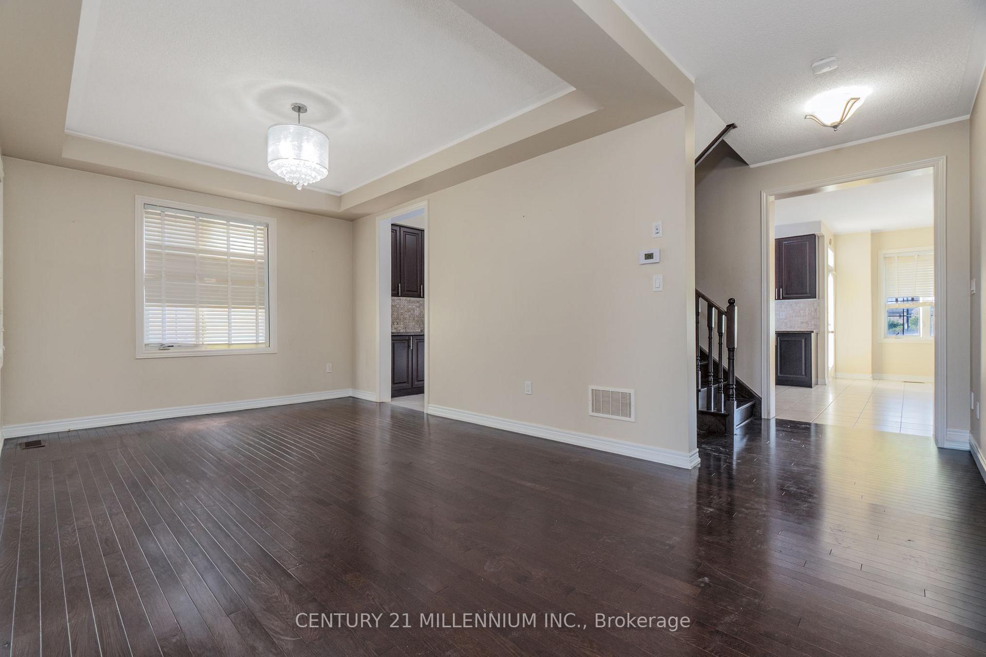 Photo 8 of 6 Ashfield Place, Brampton, Credit Valley — HOMEH