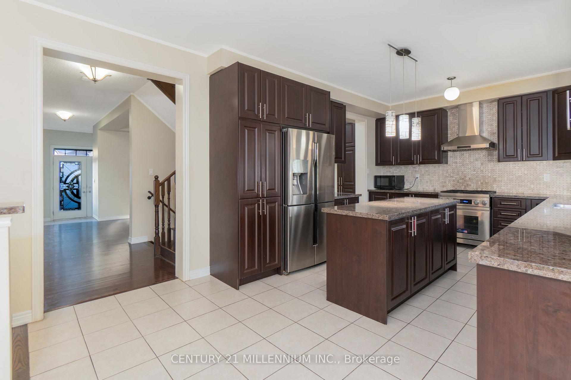 Photo 9 of 6 Ashfield Place, Brampton, Credit Valley — HOMEH