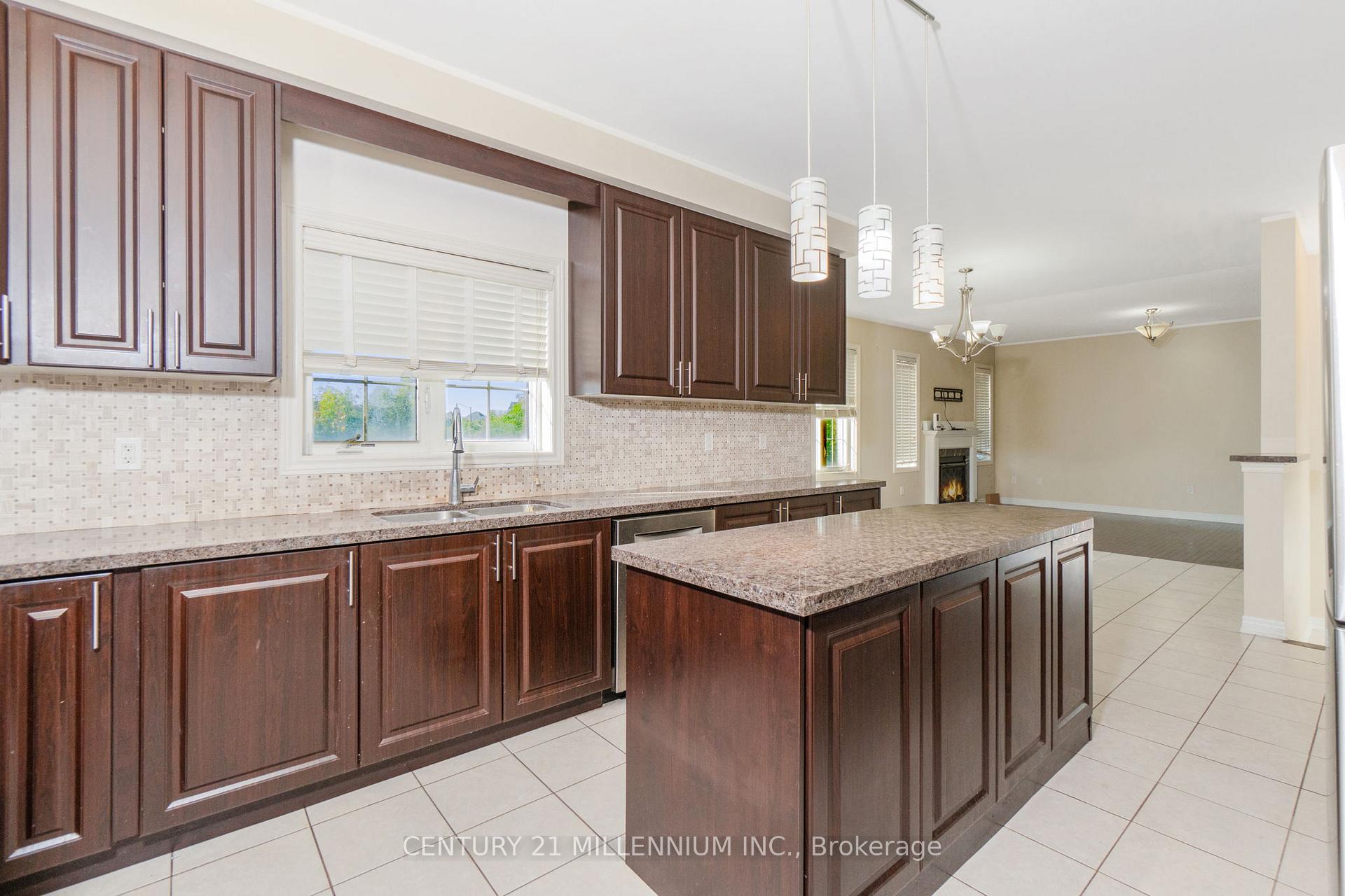 Photo 12 of 6 Ashfield Place, Brampton, Credit Valley — HOMEH