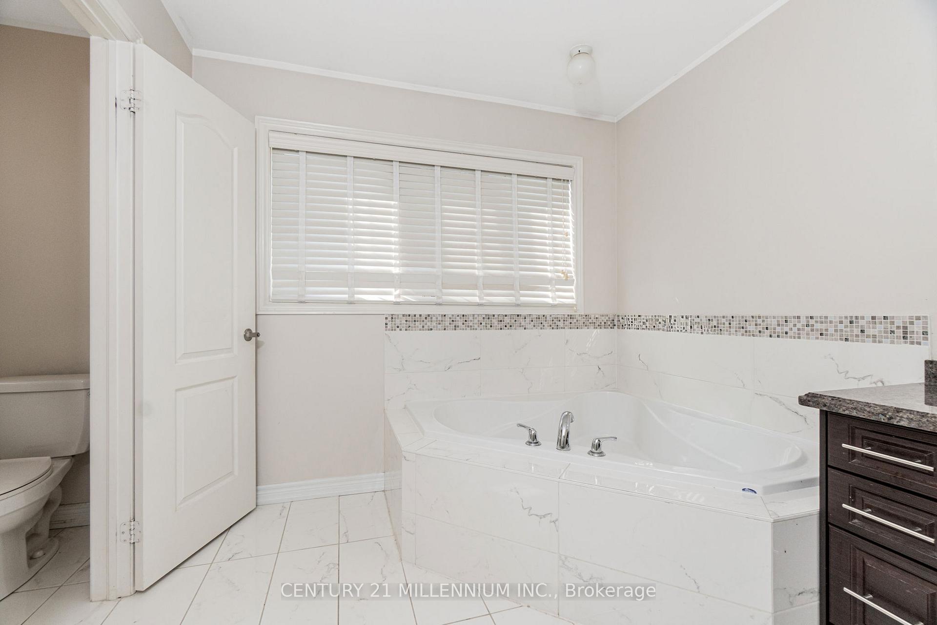 Photo 26 of 6 Ashfield Place, Brampton, Credit Valley — HOMEH
