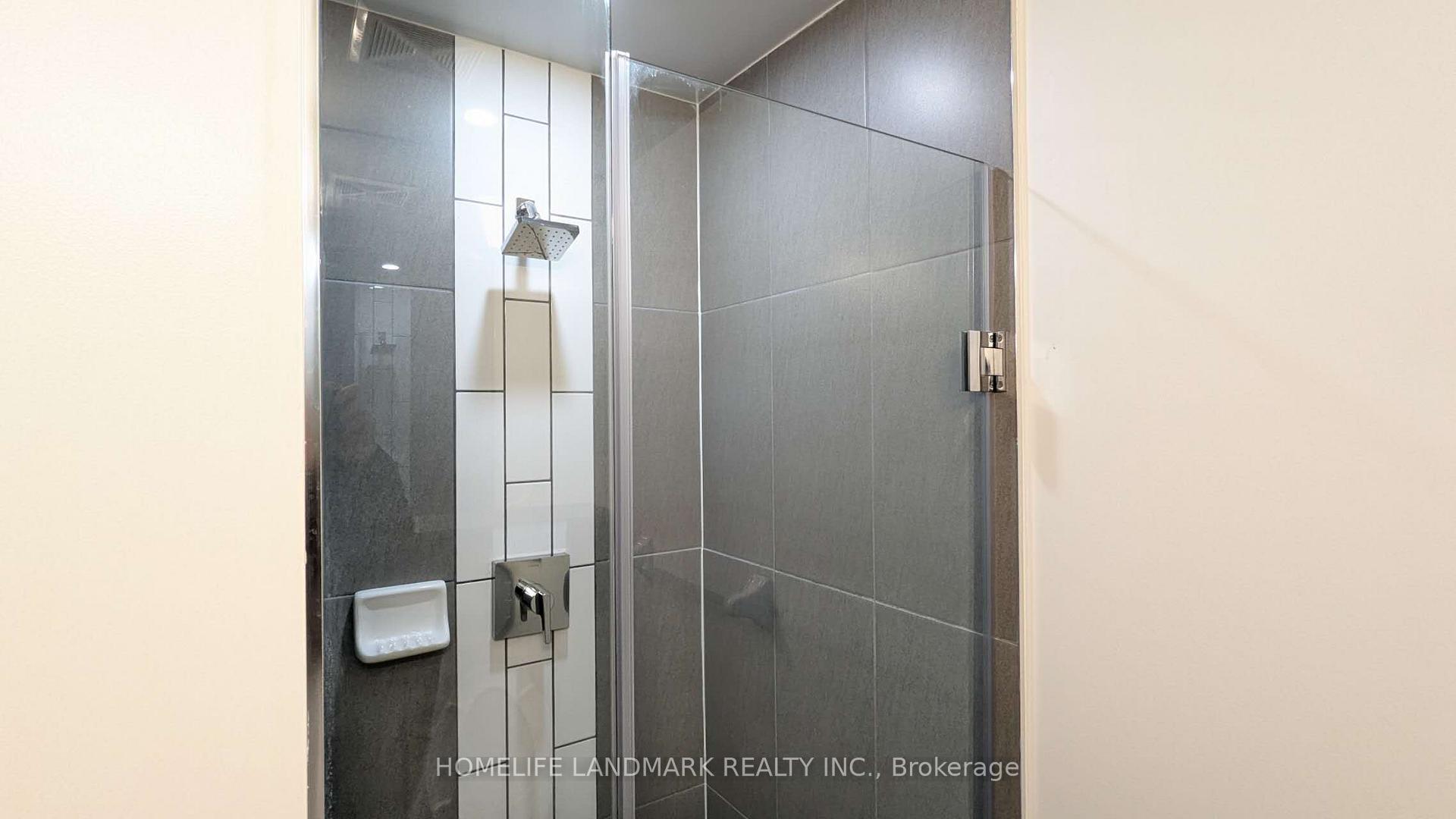 Photo 4 of Unit 818, 60 Princess Street, Toronto, Waterfront Communities — HOMEH