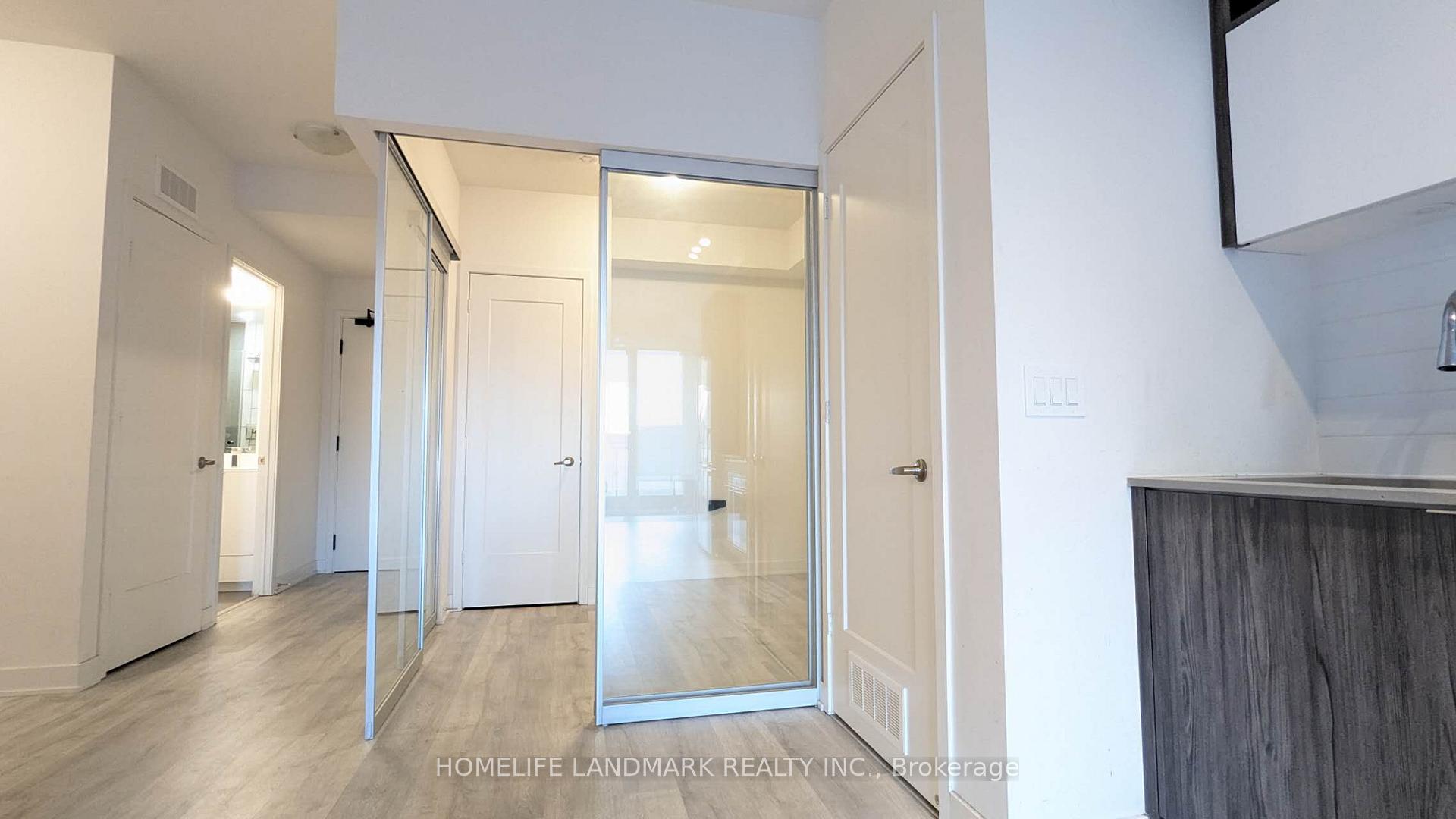 Photo 6 of Unit 818, 60 Princess Street, Toronto, Waterfront Communities — HOMEH