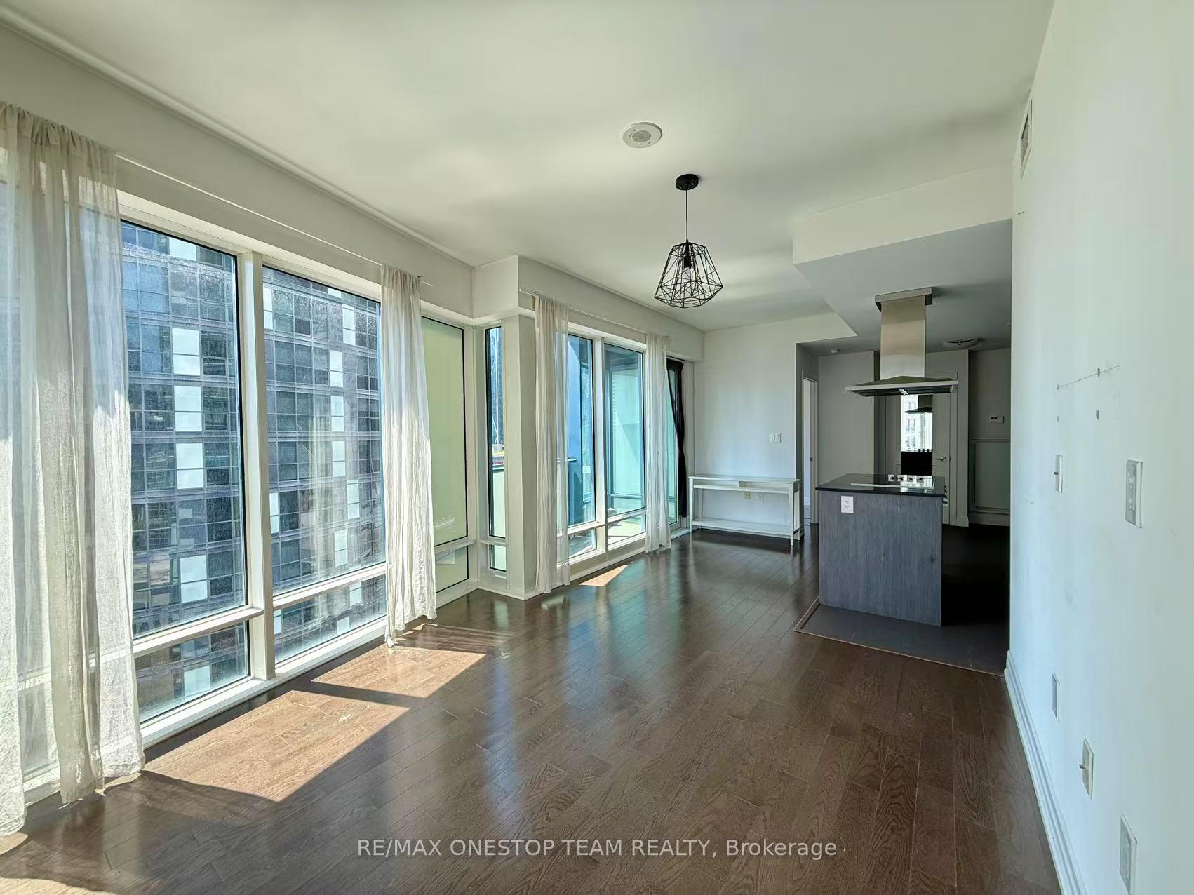 Photo 3 of Unit 1511, 8 The Esplanade, Toronto, Waterfront Communities — HOMEH