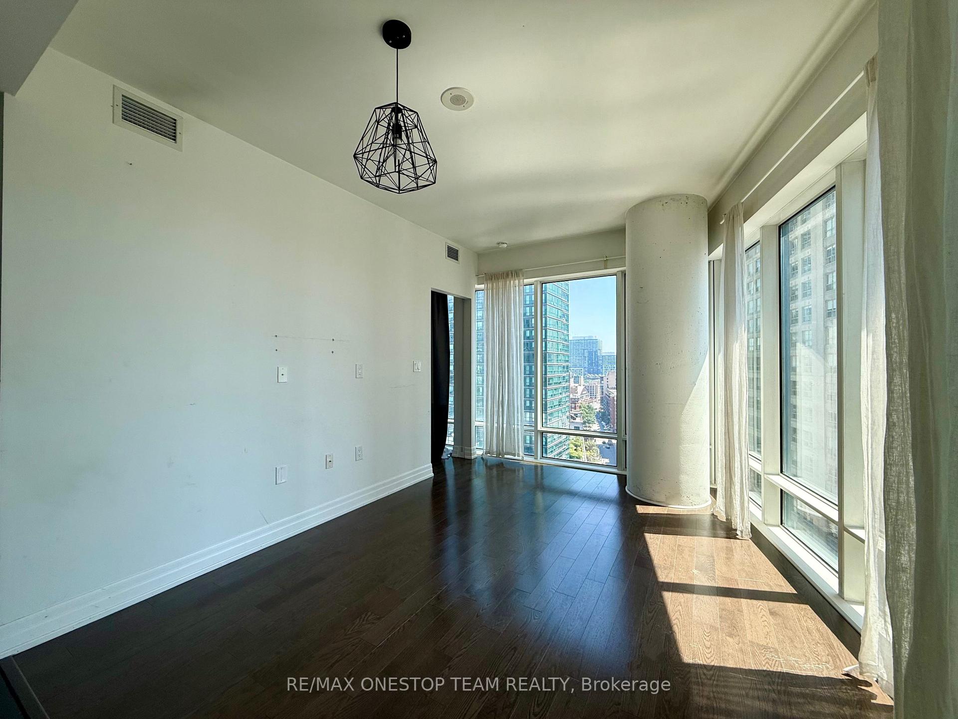 Photo 10 of Unit 1511, 8 The Esplanade, Toronto, Waterfront Communities — HOMEH