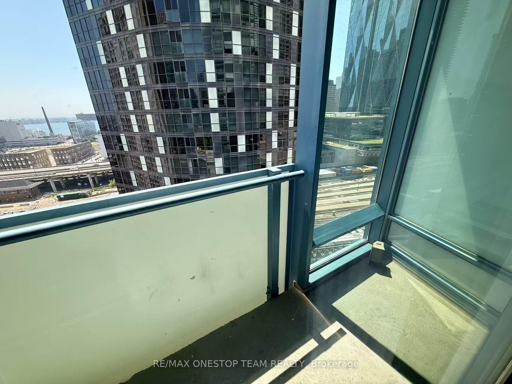 Photo 19 of Unit 1511, 8 The Esplanade, Toronto, Waterfront Communities — HOMEH