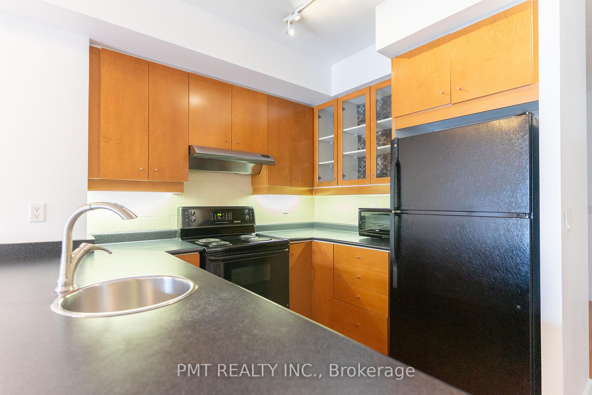 Photo 3 of Unit 1001, 168 King Street E, Toronto, Moss Park — HOMEH