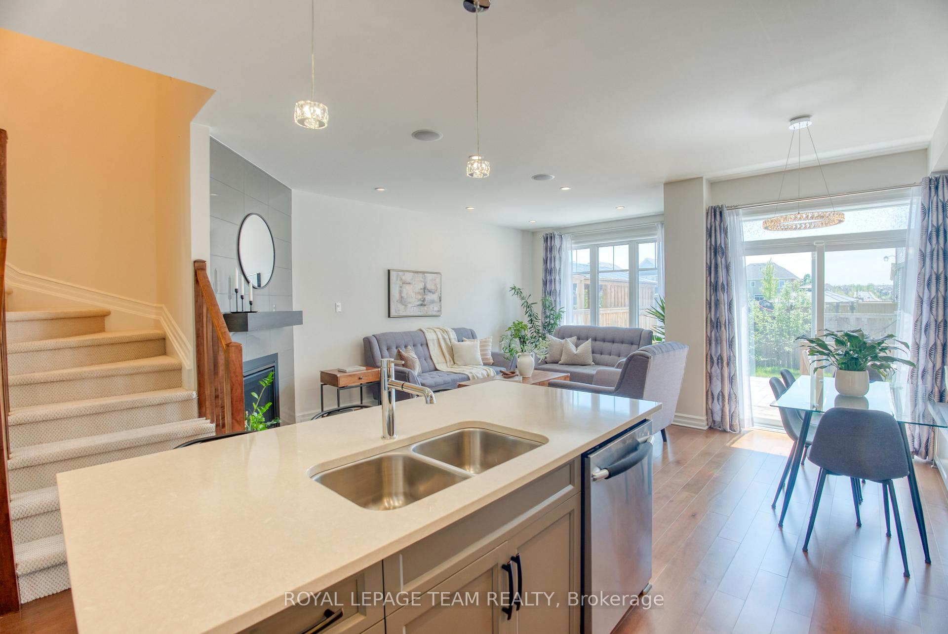 Photo 11 of 102 Helen Rapp Way, Ottawa, Blossom Park/Kemp Park/Findlay Creek — HOMEH