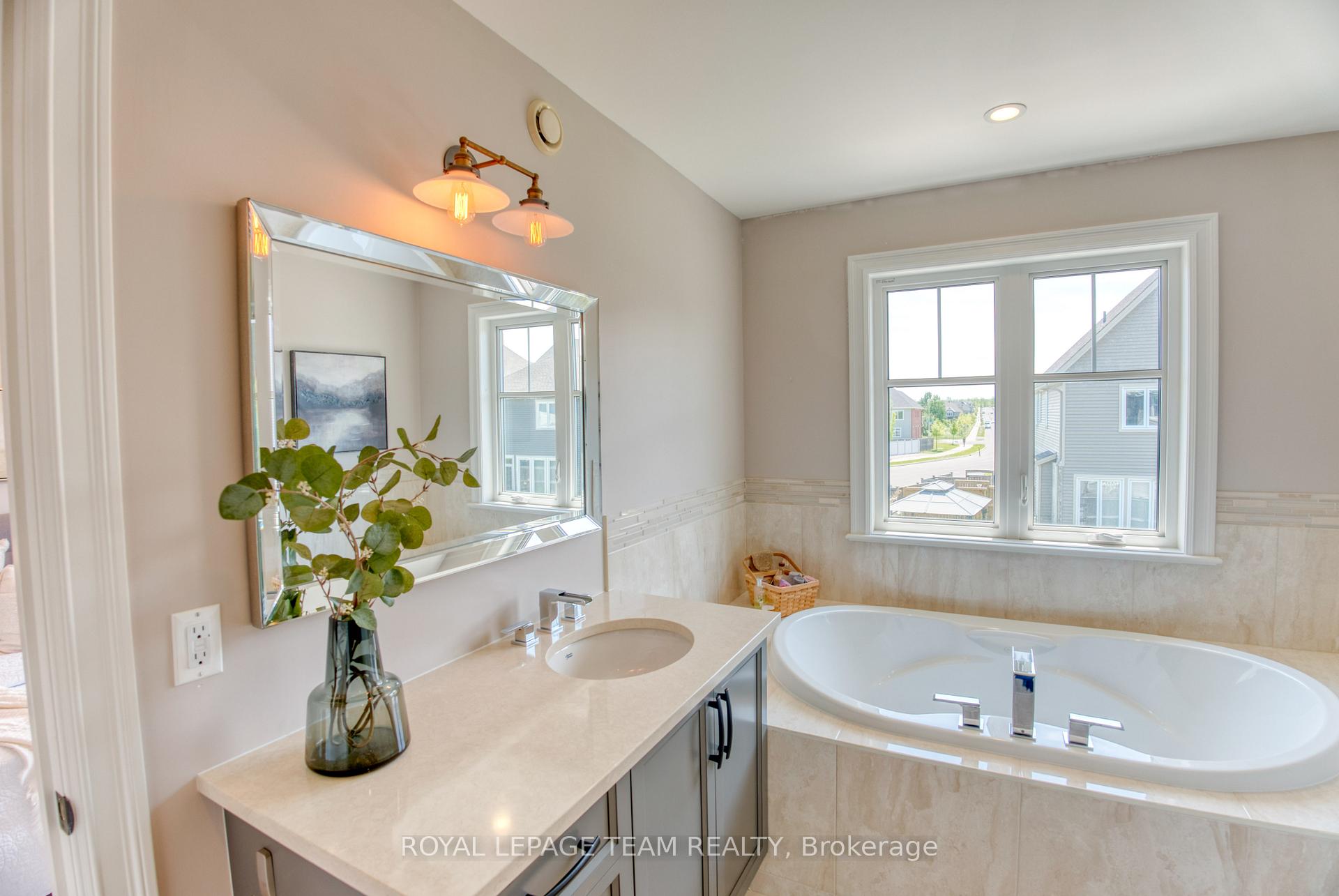 Photo 24 of 102 Helen Rapp Way, Ottawa, Blossom Park/Kemp Park/Findlay Creek — HOMEH