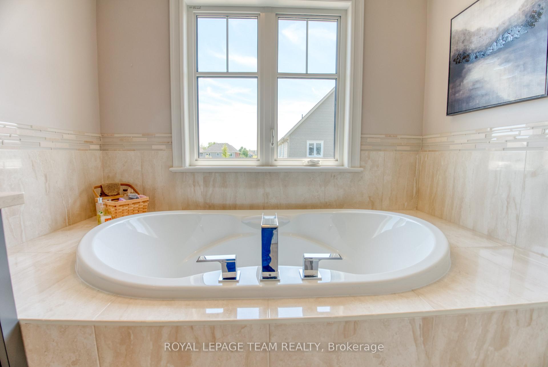 Photo 25 of 102 Helen Rapp Way, Ottawa, Blossom Park/Kemp Park/Findlay Creek — HOMEH