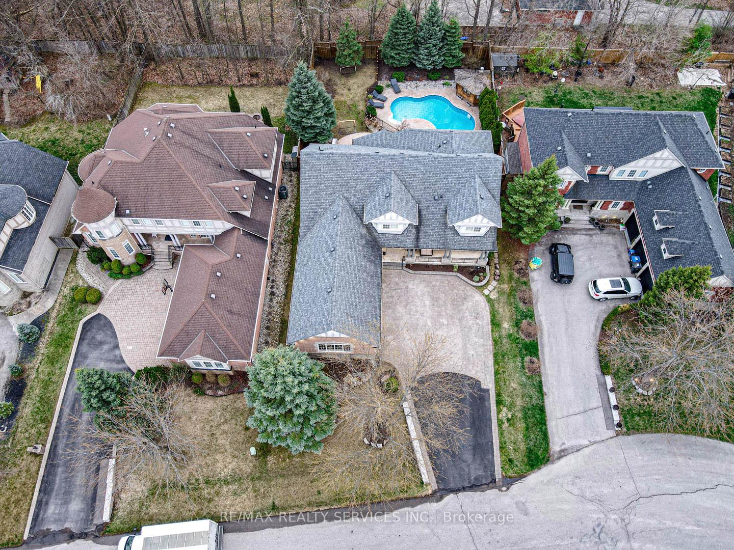 Photo 2 of 63 Links Lane, Brampton, Credit Valley — HOMEH