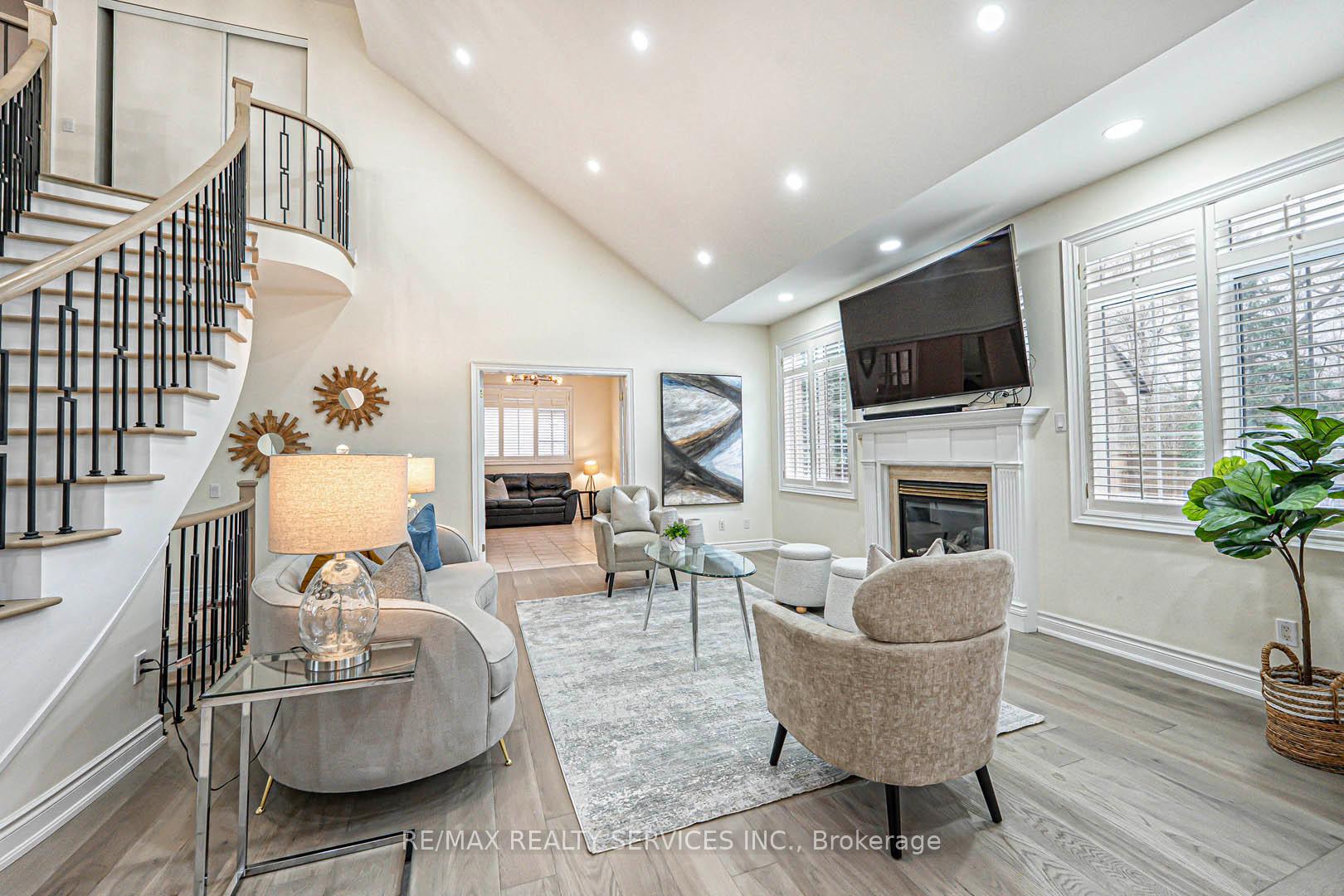 Photo 6 of 63 Links Lane, Brampton, Credit Valley — HOMEH