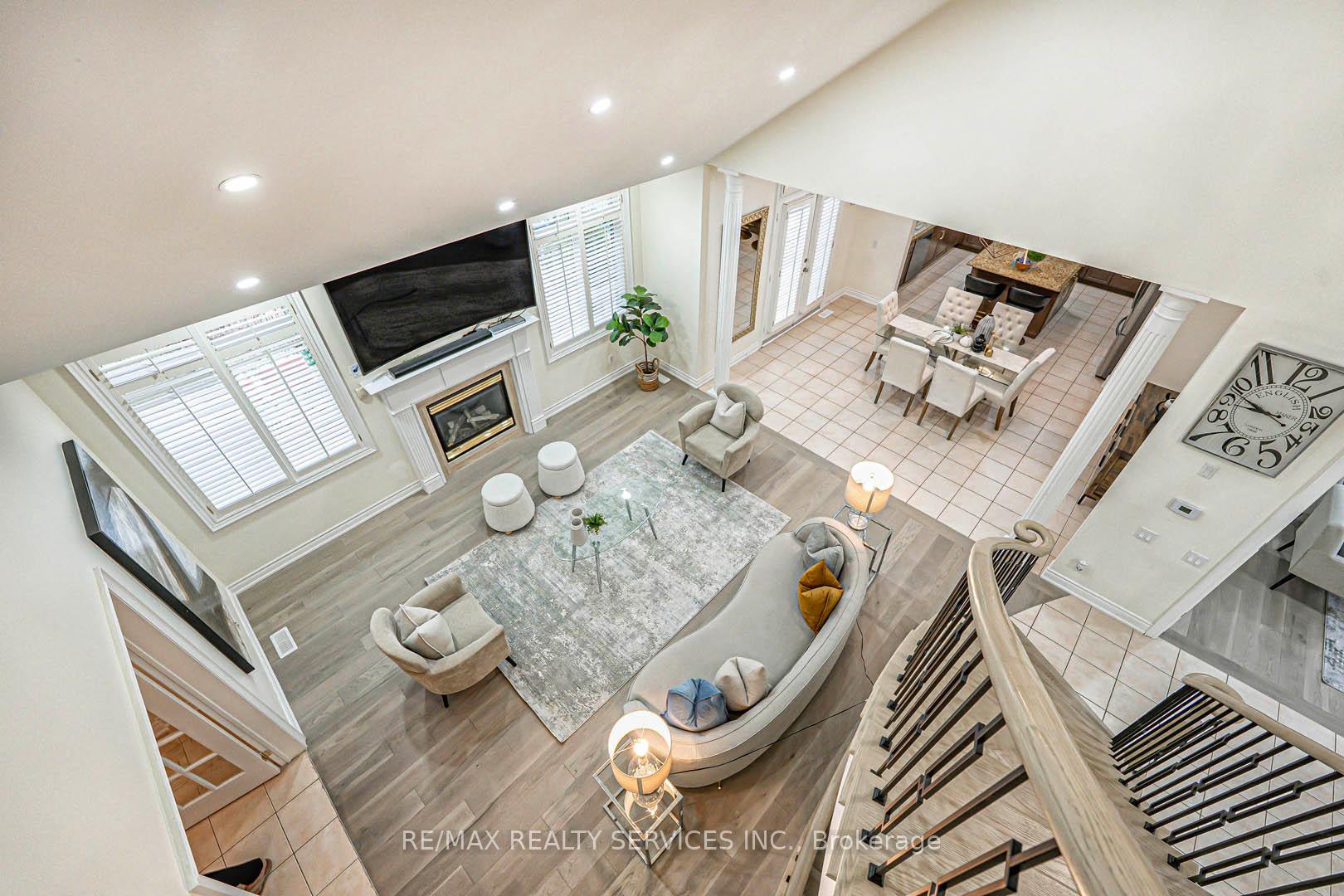 Photo 8 of 63 Links Lane, Brampton, Credit Valley — HOMEH