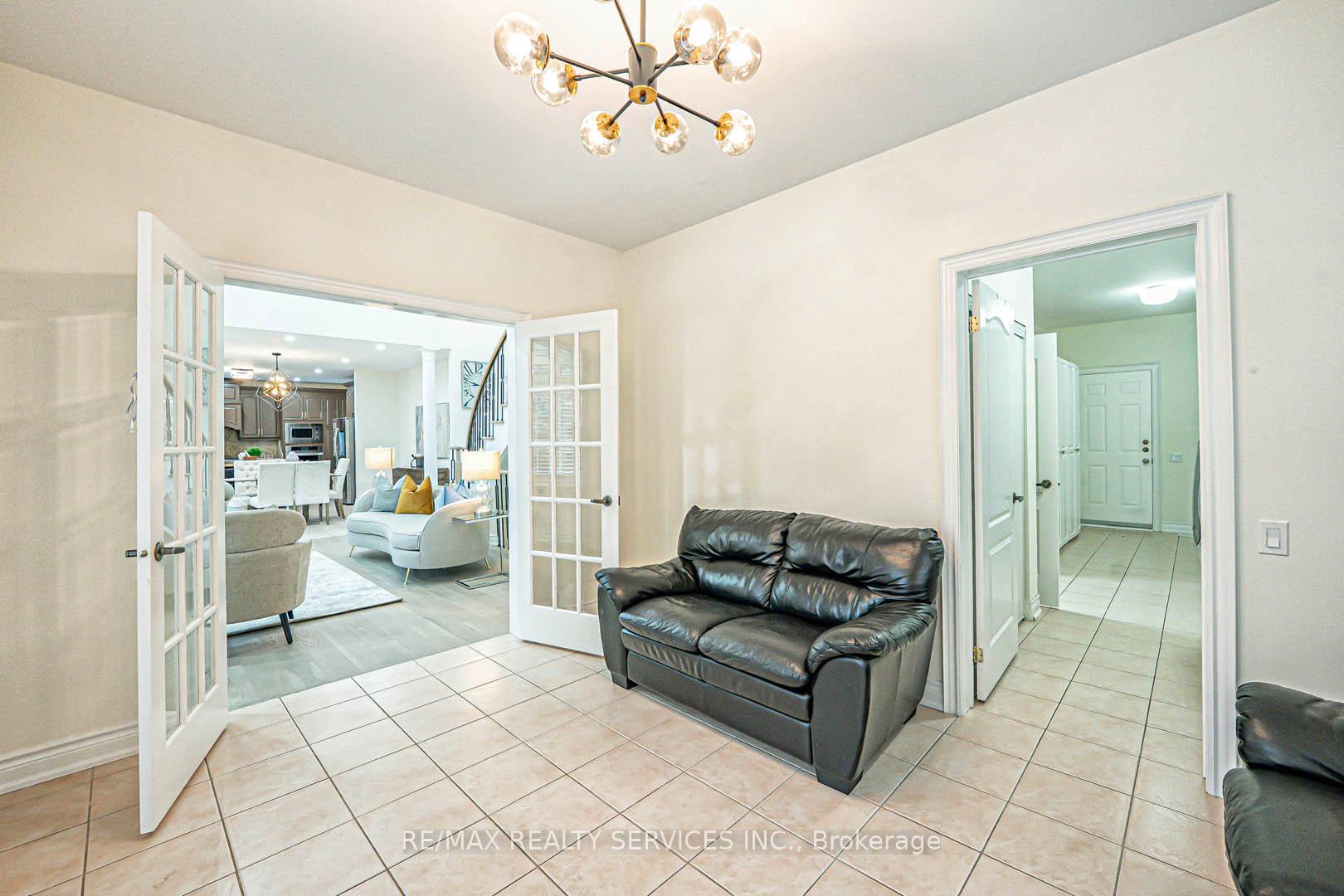Photo 19 of 63 Links Lane, Brampton, Credit Valley — HOMEH