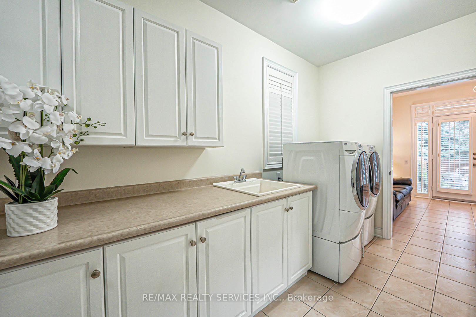 Photo 20 of 63 Links Lane, Brampton, Credit Valley — HOMEH
