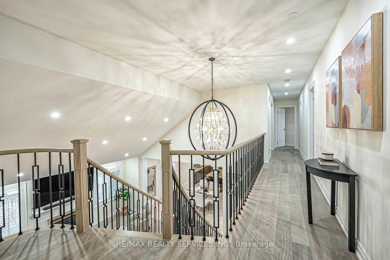 Photo 23 of 63 Links Lane, Brampton, Credit Valley — HOMEH