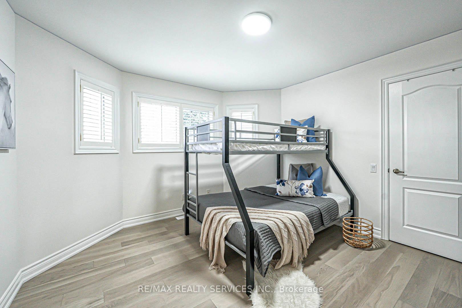 Photo 29 of 63 Links Lane, Brampton, Credit Valley — HOMEH