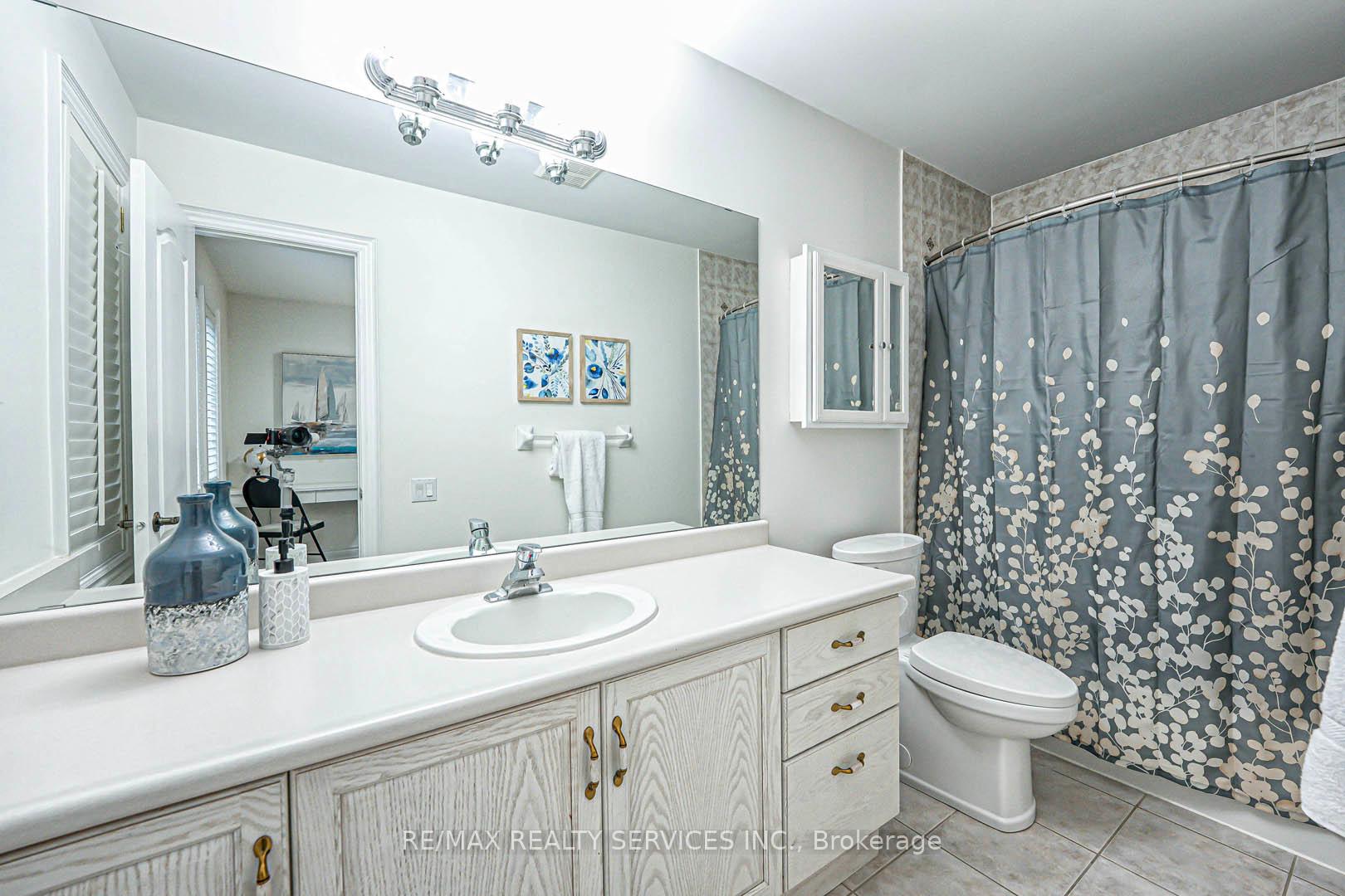 Photo 31 of 63 Links Lane, Brampton, Credit Valley — HOMEH