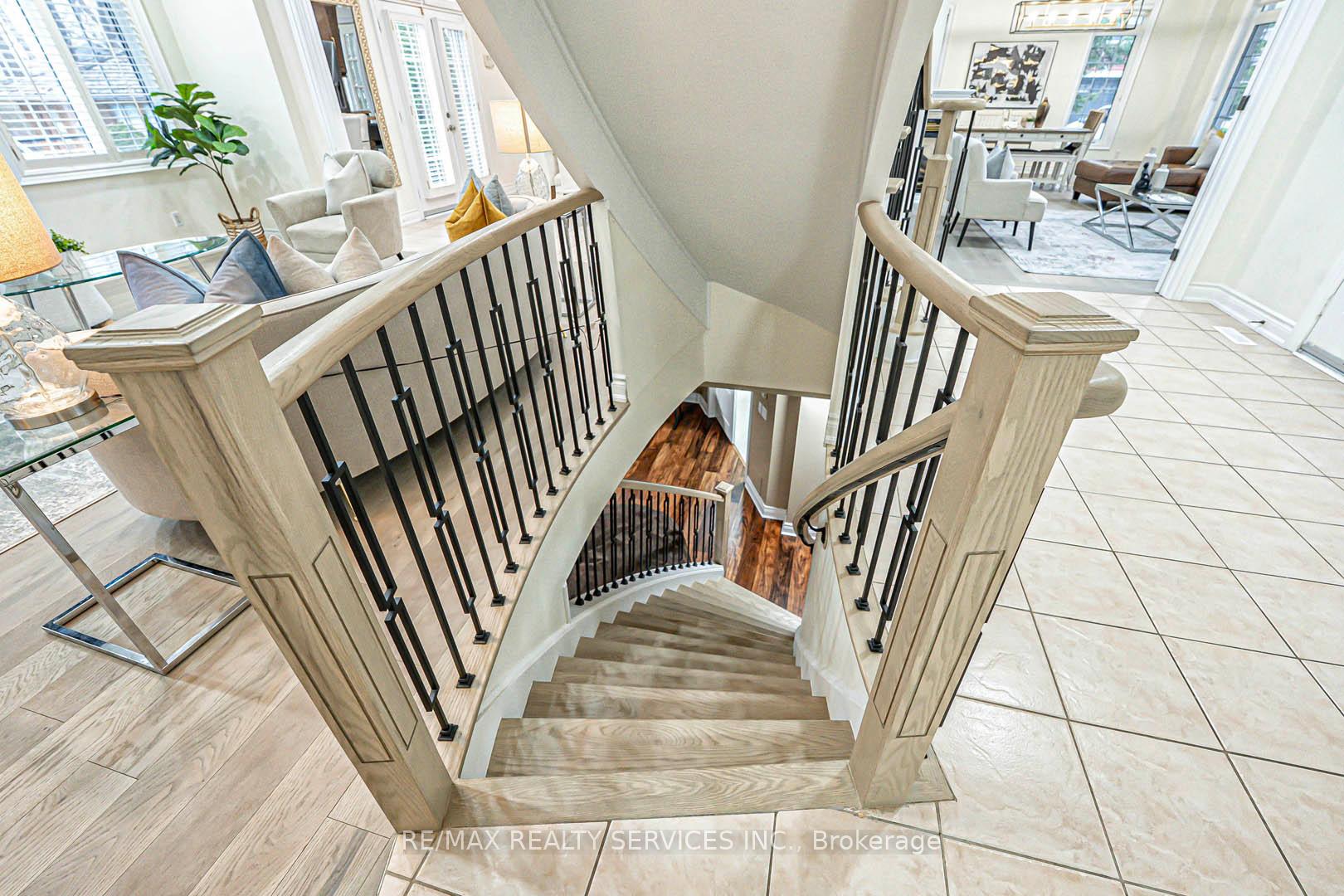 Photo 32 of 63 Links Lane, Brampton, Credit Valley — HOMEH