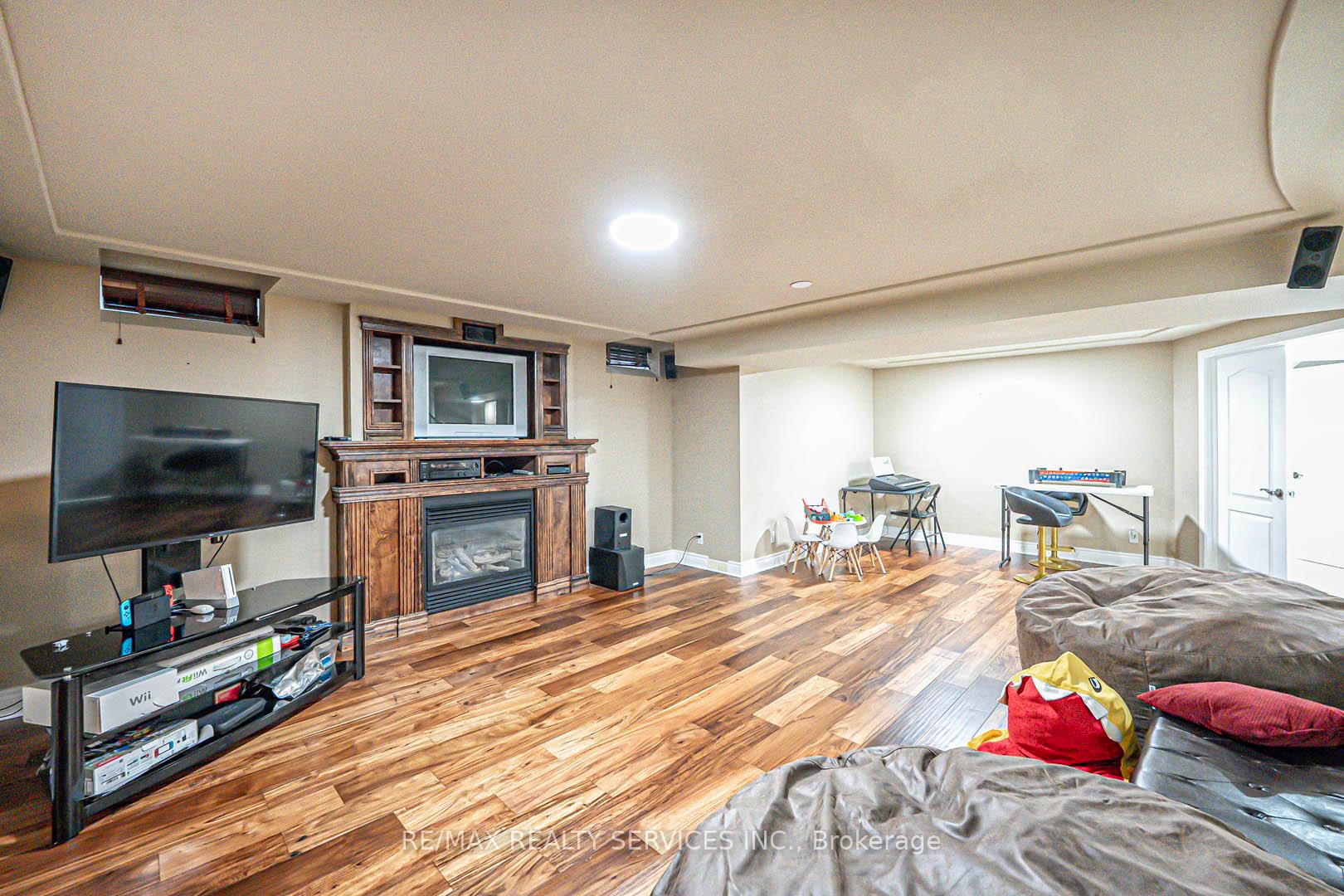 Photo 33 of 63 Links Lane, Brampton, Credit Valley — HOMEH