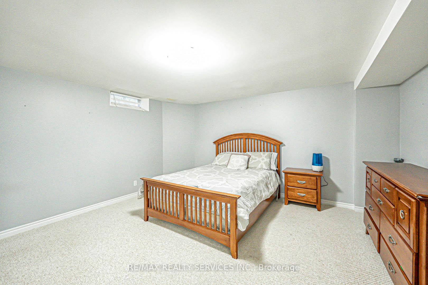 Photo 36 of 63 Links Lane, Brampton, Credit Valley — HOMEH