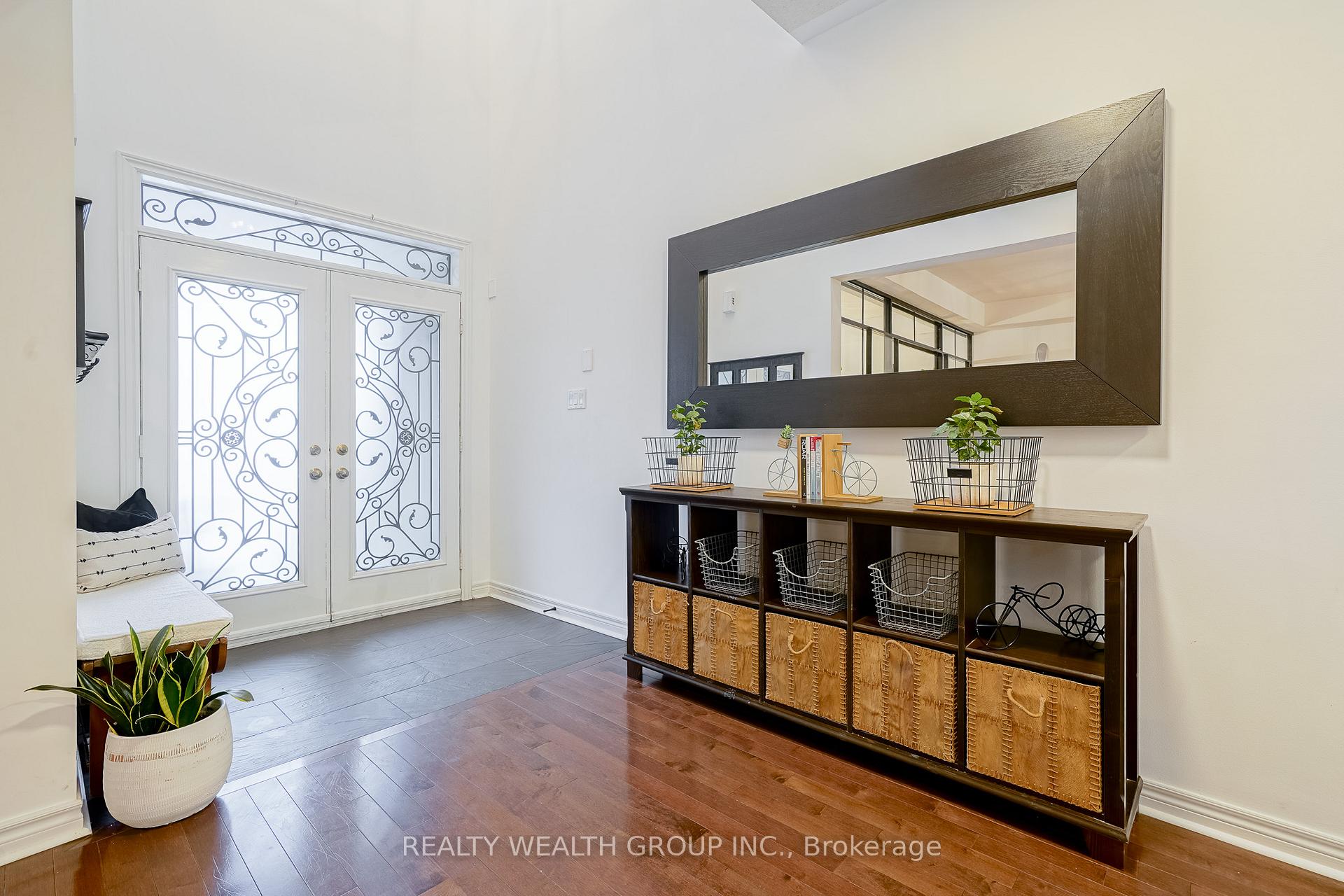 Photo 2 of 22 Halldorson Avenue, Aurora, Bayview Northeast — HOMEH