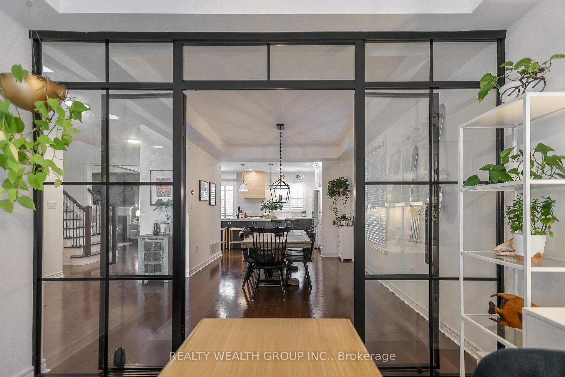 Photo 4 of 22 Halldorson Avenue, Aurora, Bayview Northeast — HOMEH