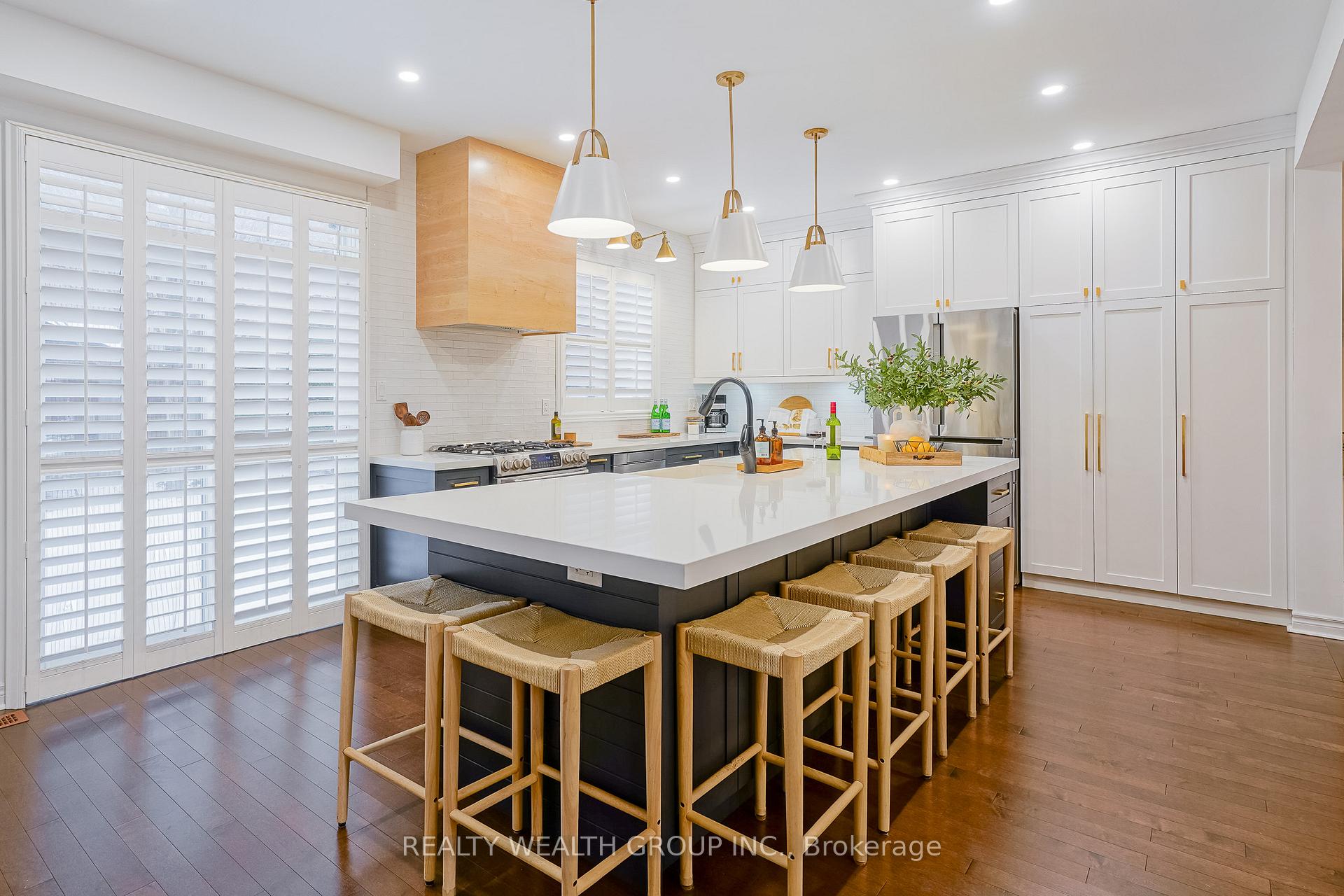 Photo 10 of 22 Halldorson Avenue, Aurora, Bayview Northeast — HOMEH